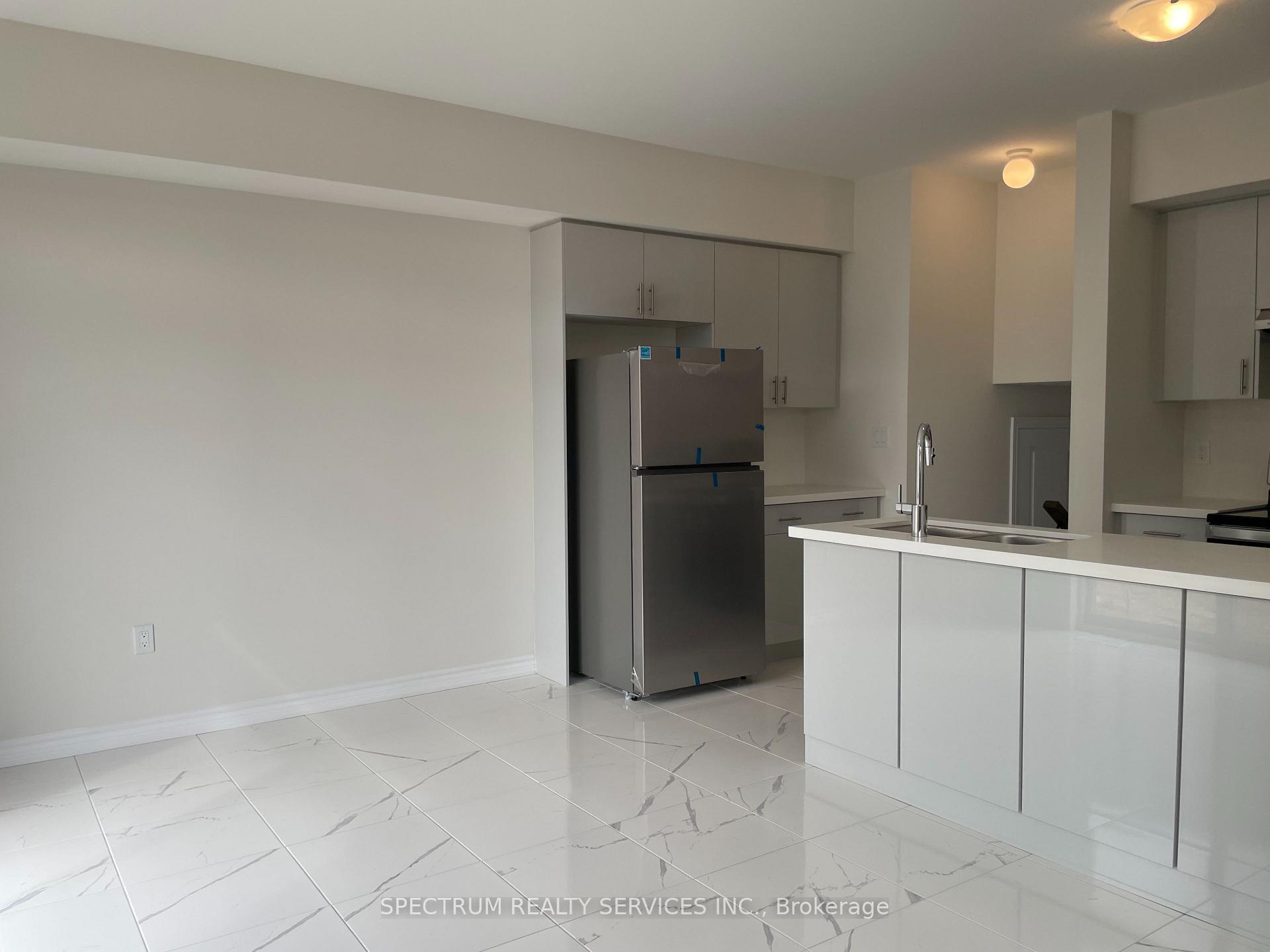Photo 13 of 3 Southern Avenue, Brant, Paris — HOMEH