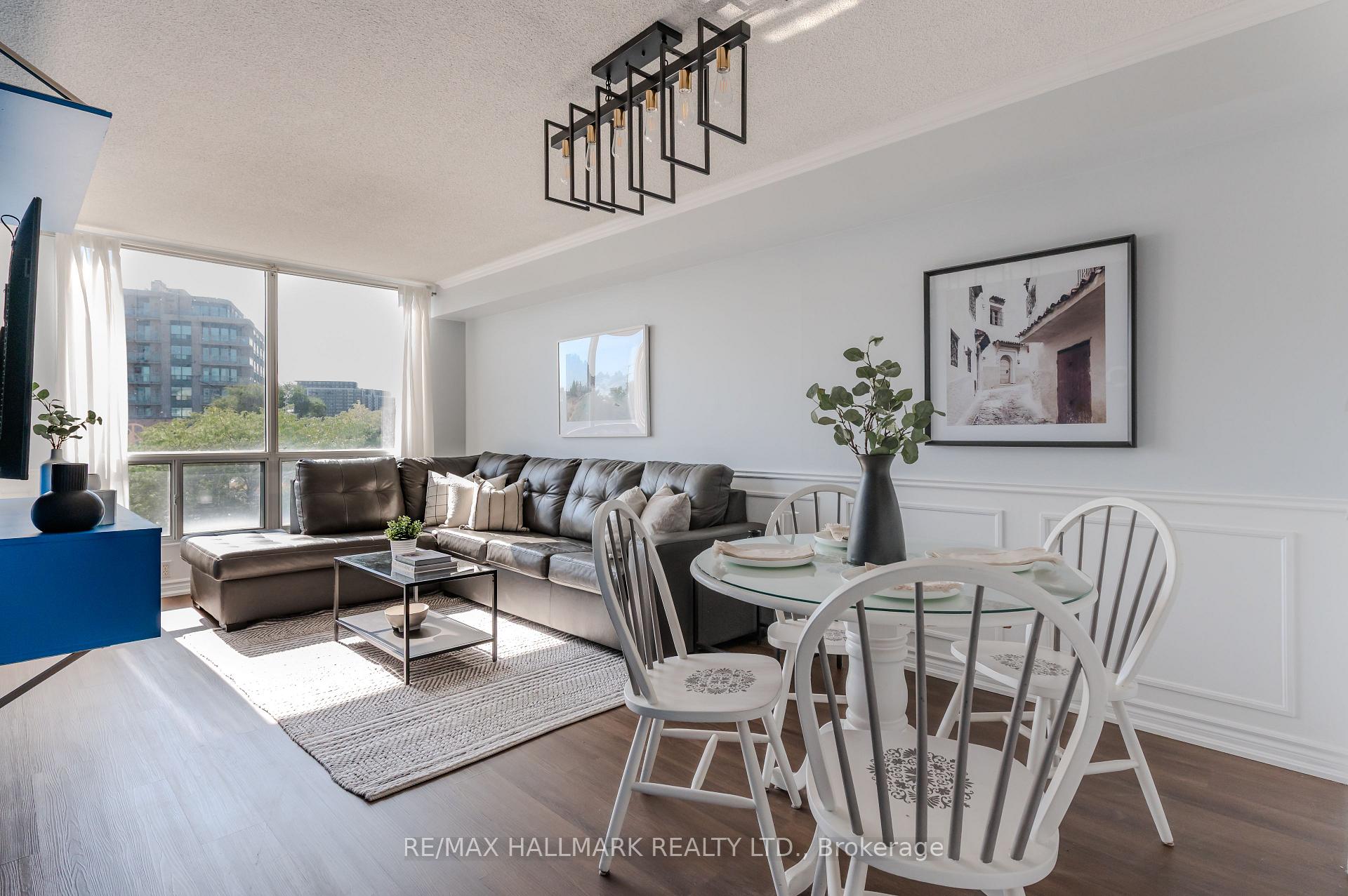 Photo of Unit 308, 906 Sheppard Avenue W
