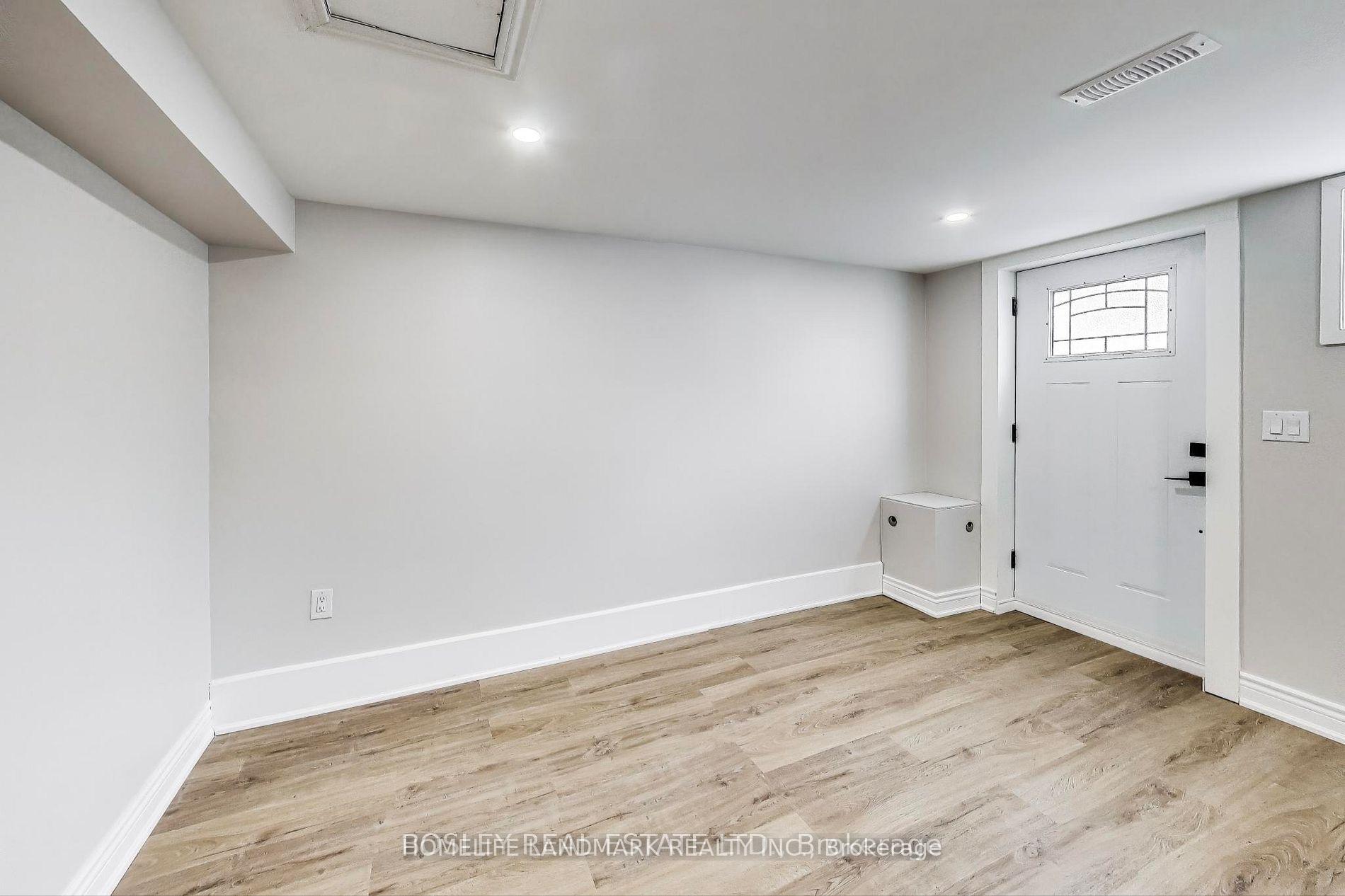 Photo 7 of Unit Lower, 89 Chiswick Avenue, North York, Brookhaven-Amesbury — HOMEH