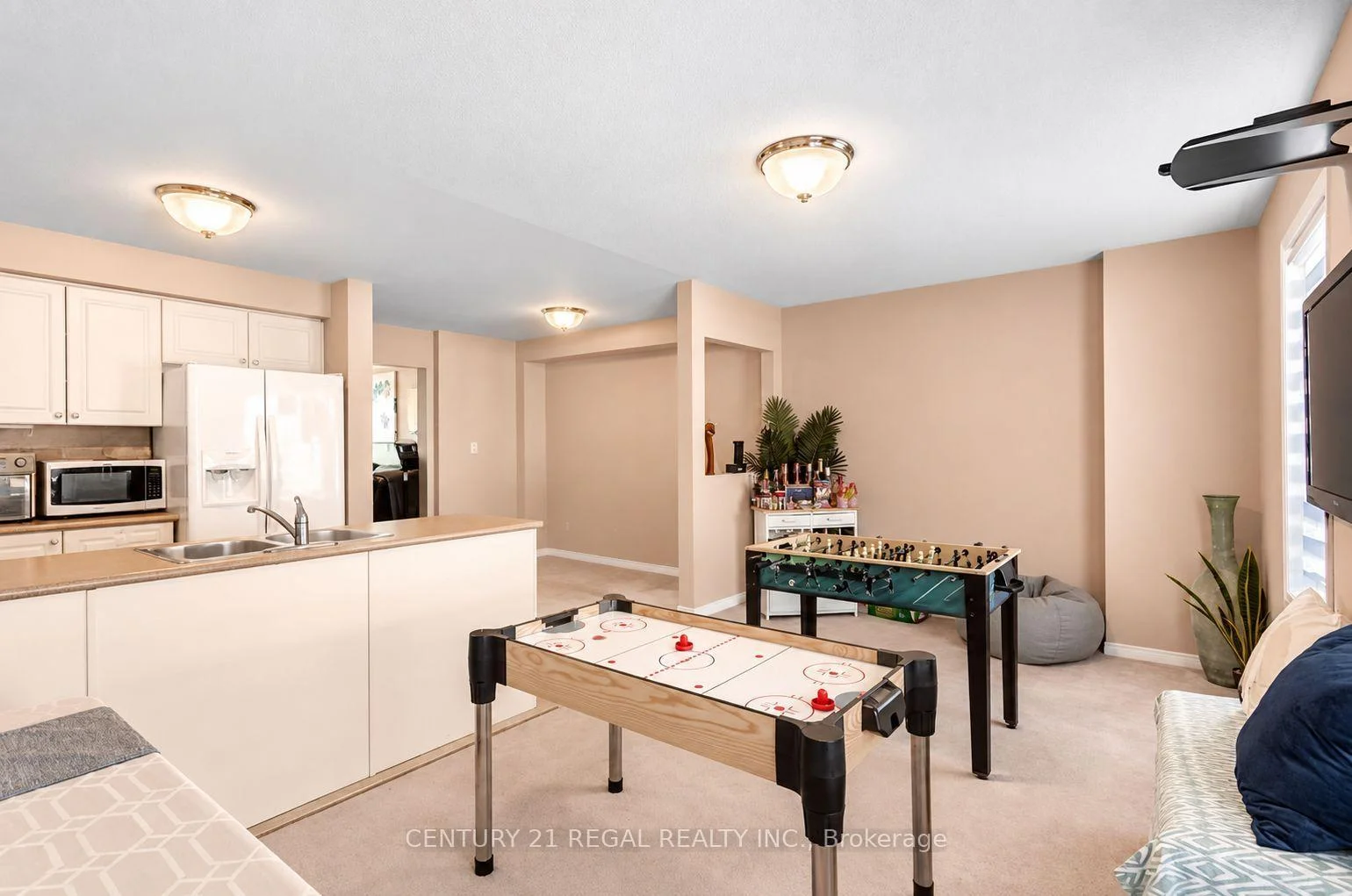 Photo 10 of 347 Aspendale Crescent, Mississauga, Meadowvale Village — HOMEH