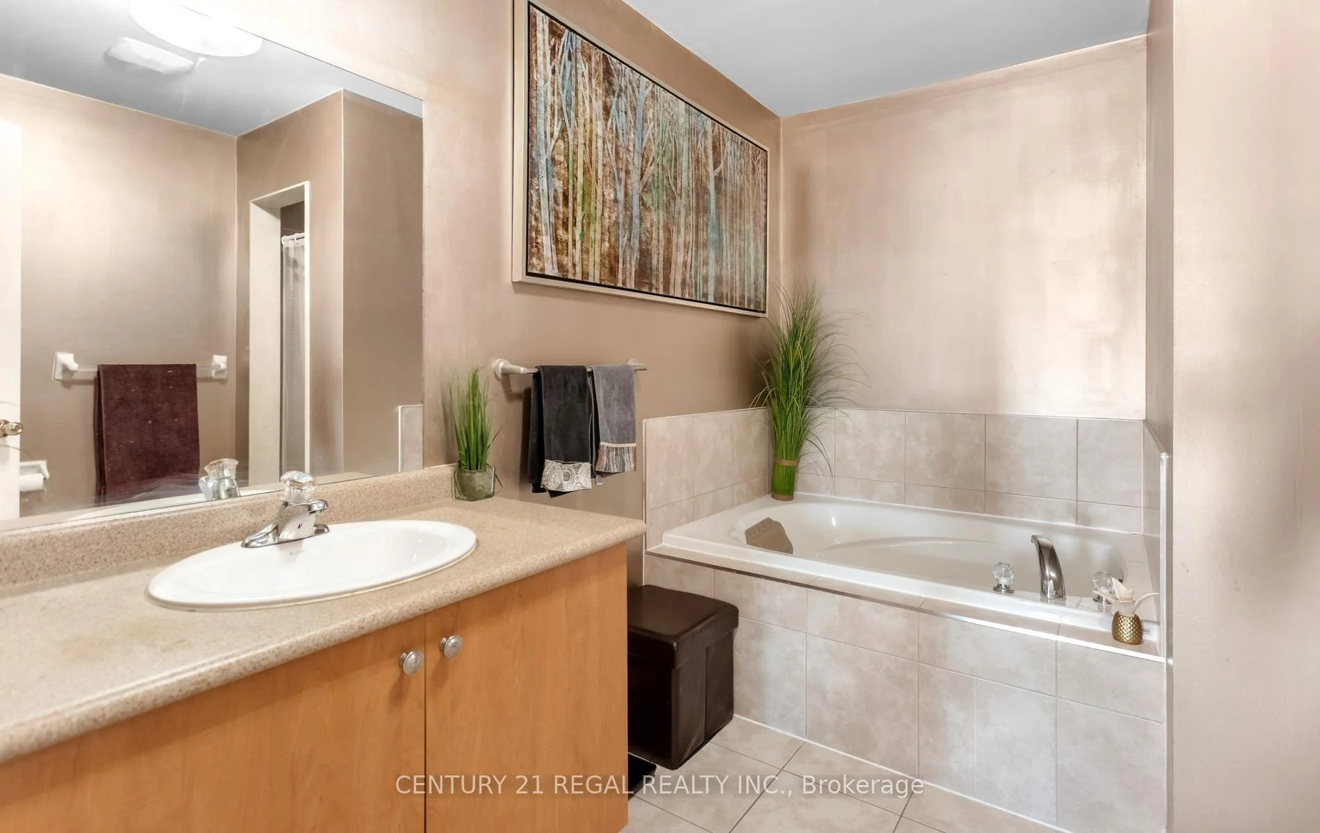 Photo 22 of 347 Aspendale Crescent, Mississauga, Meadowvale Village — HOMEH