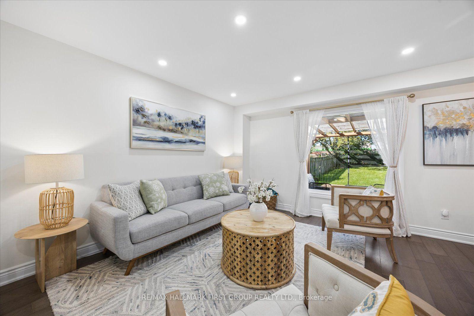 Photo 6 of 736 Stonepath Circle, Pickering, Amberlea — HOMEH