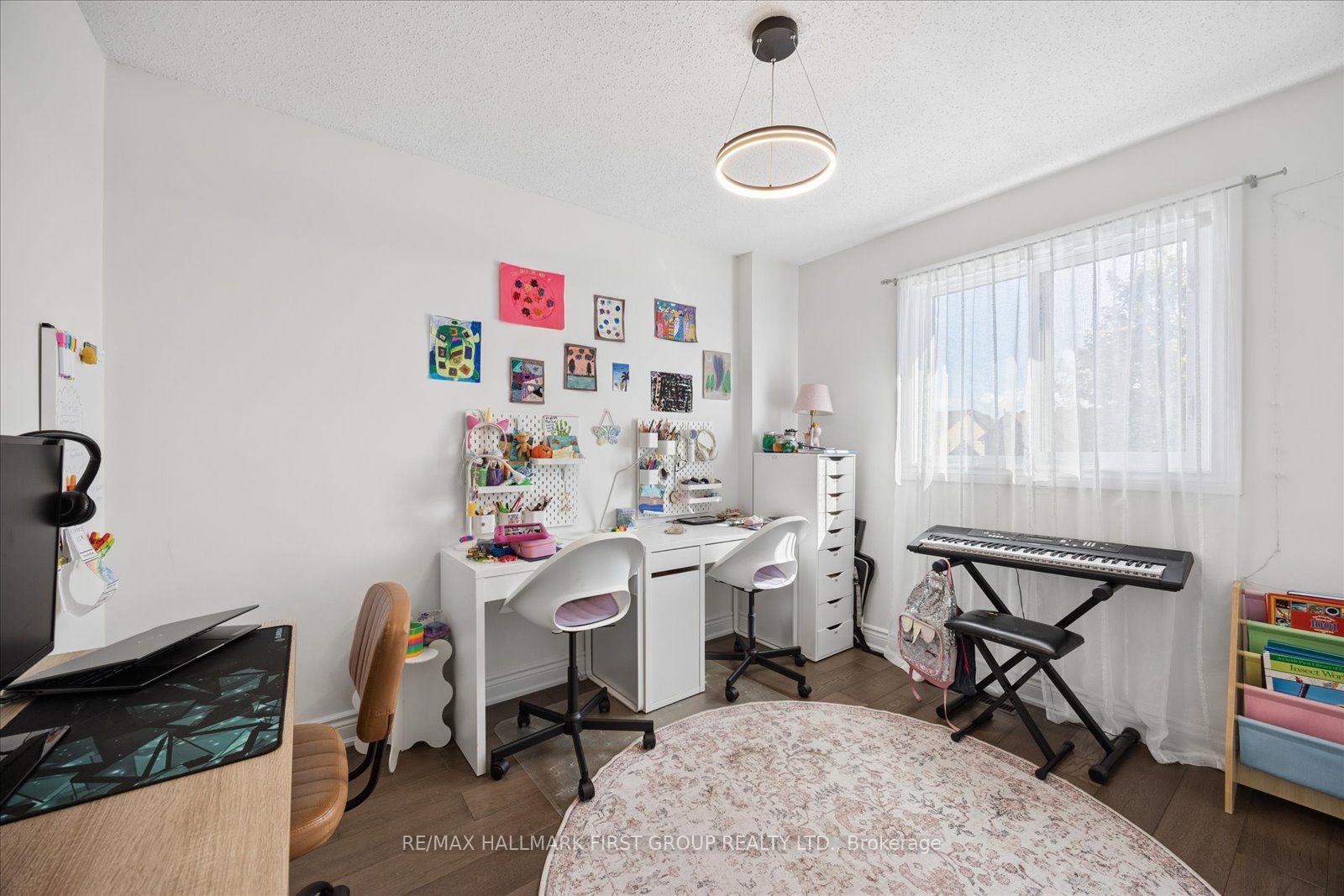 Photo 20 of 736 Stonepath Circle, Pickering, Amberlea — HOMEH