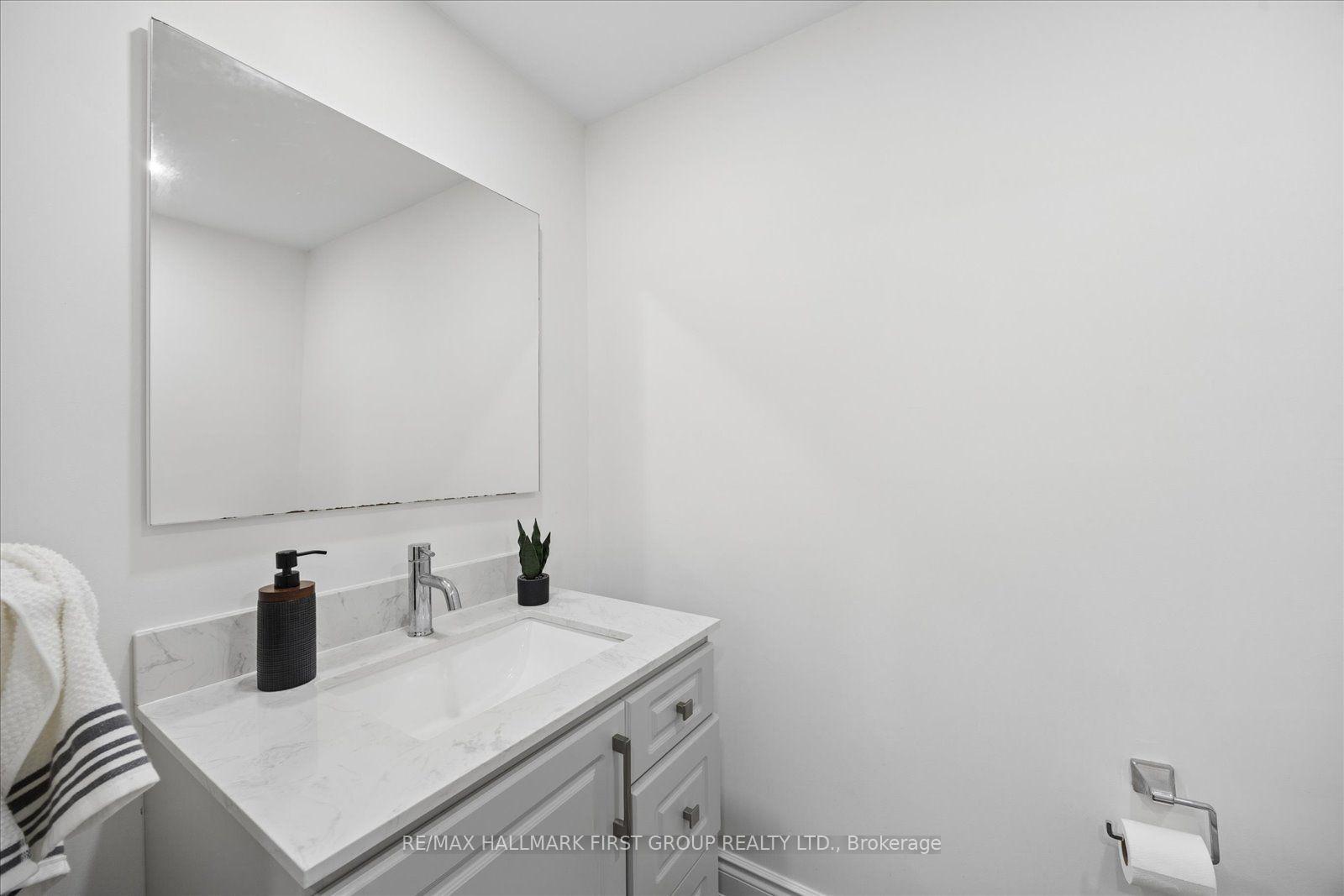 Photo 30 of 736 Stonepath Circle, Pickering, Amberlea — HOMEH