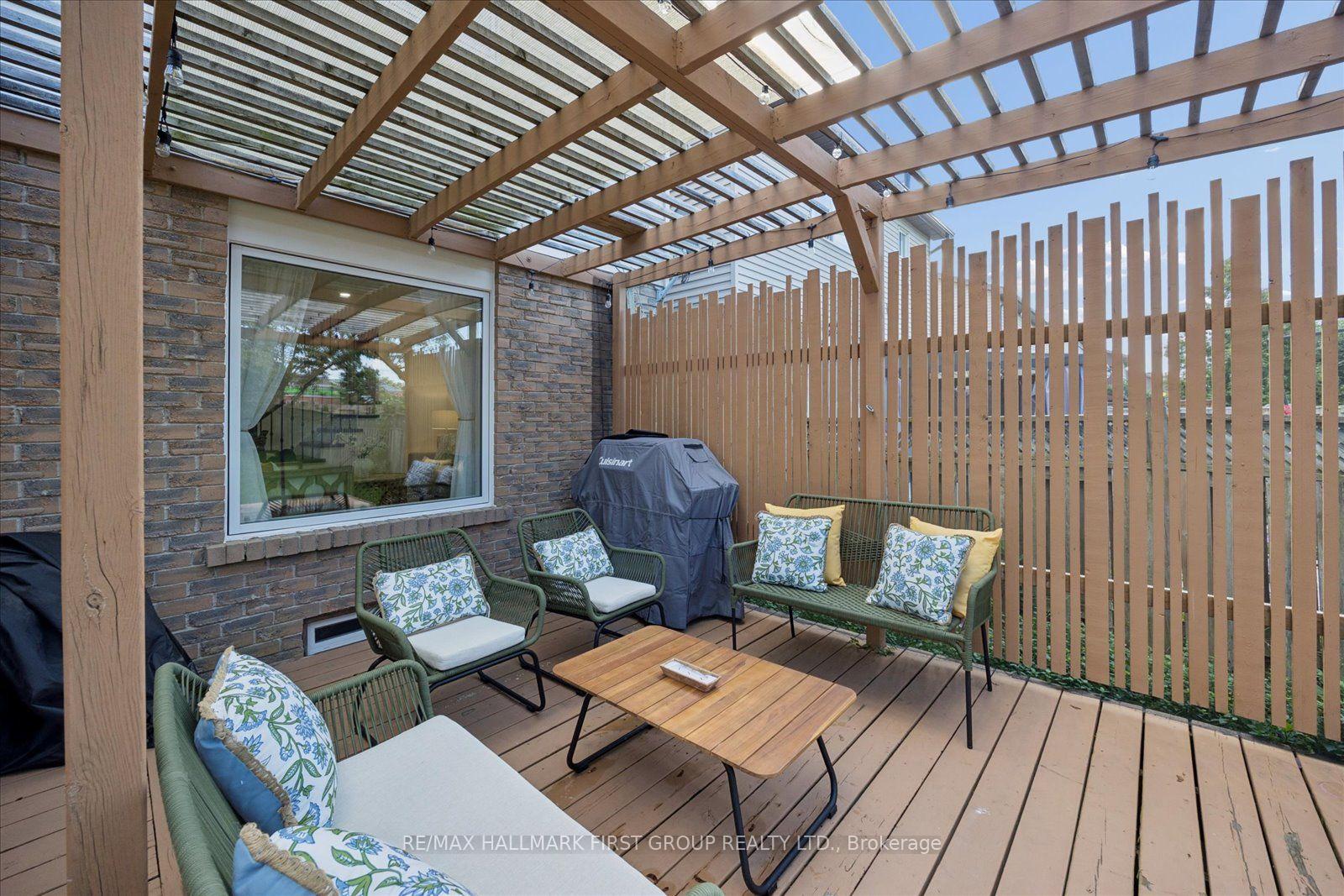 Photo 32 of 736 Stonepath Circle, Pickering, Amberlea — HOMEH