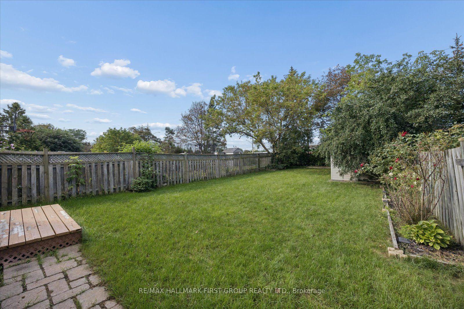 Photo 34 of 736 Stonepath Circle, Pickering, Amberlea — HOMEH