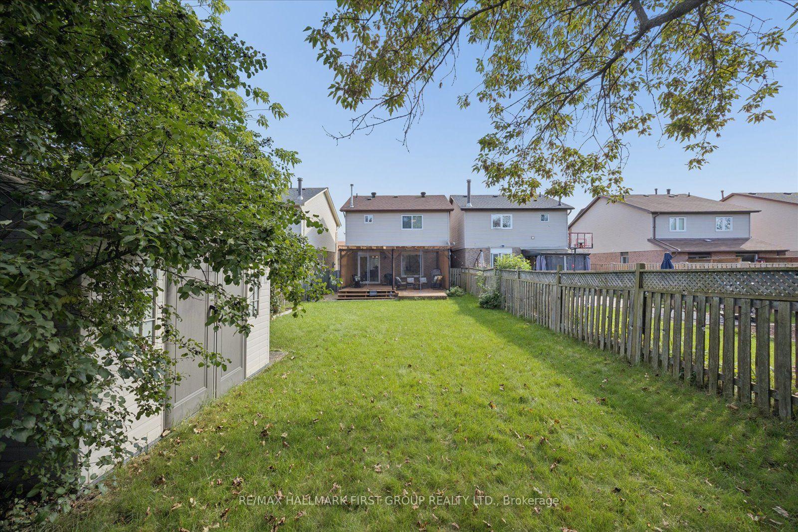 Photo 35 of 736 Stonepath Circle, Pickering, Amberlea — HOMEH