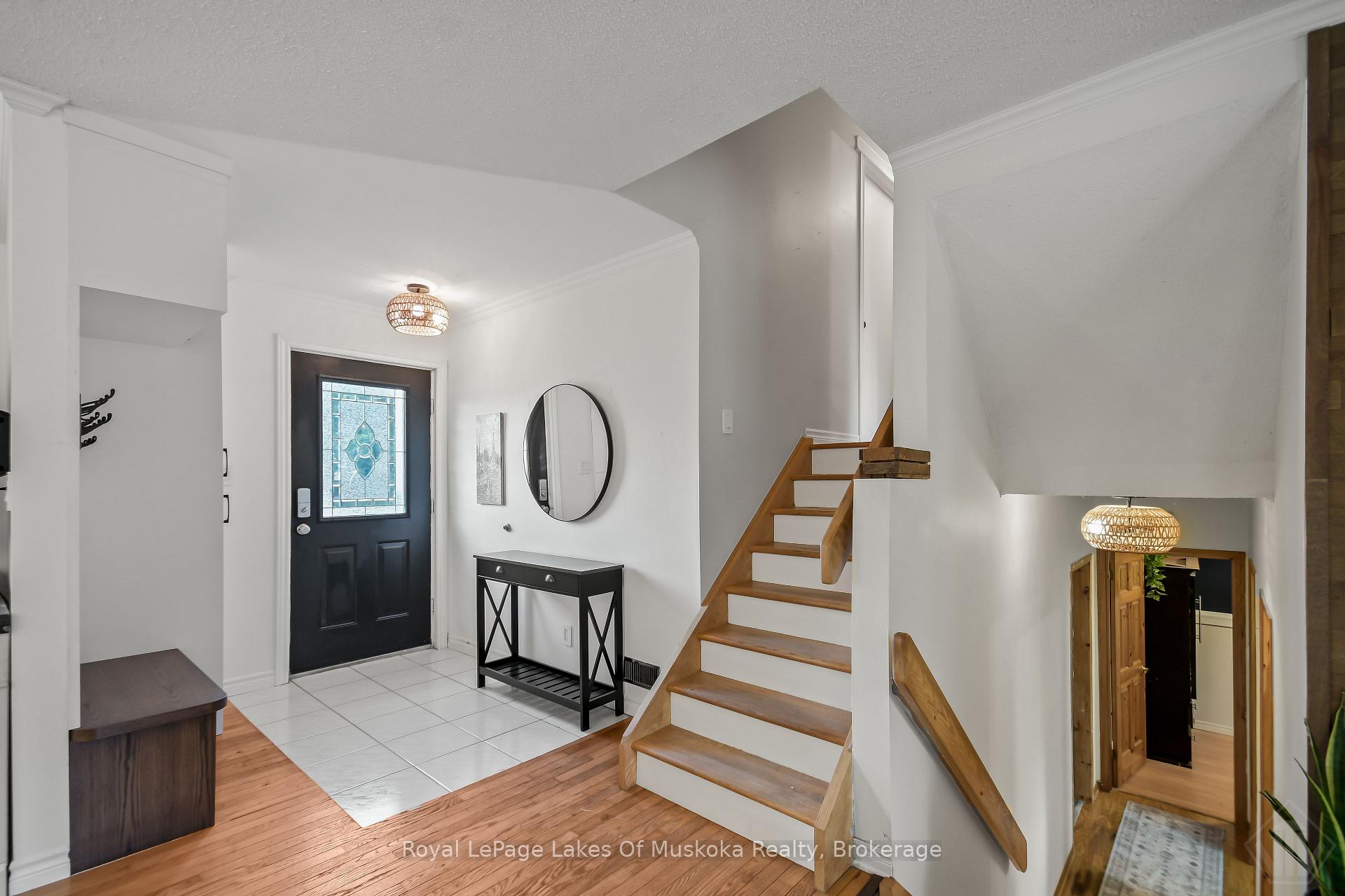 Photo 4 of 45 Kevin Crescent, Bracebridge, Monck (Bracebridge) — HOMEH