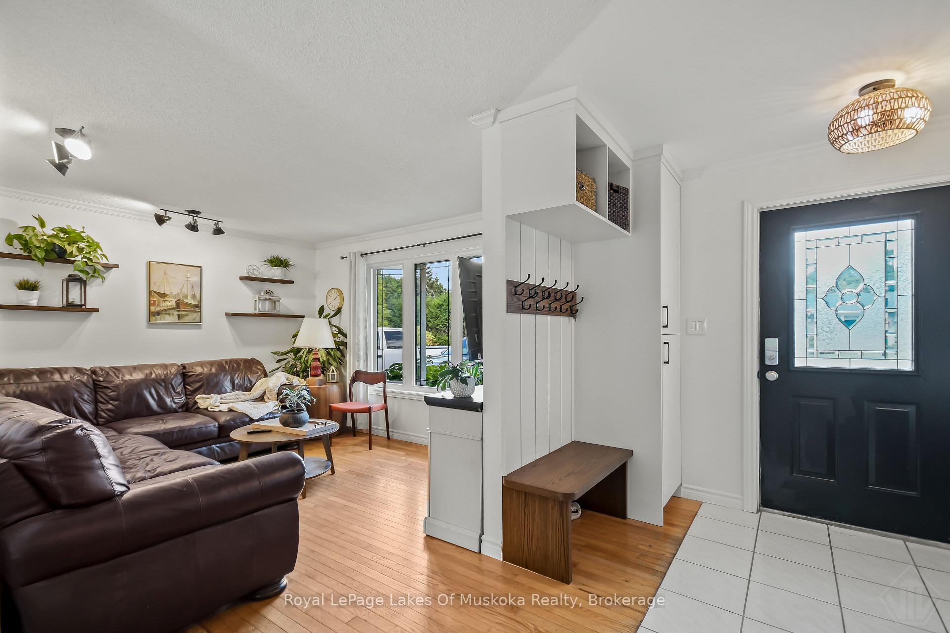 Photo 5 of 45 Kevin Crescent, Bracebridge, Monck (Bracebridge) — HOMEH