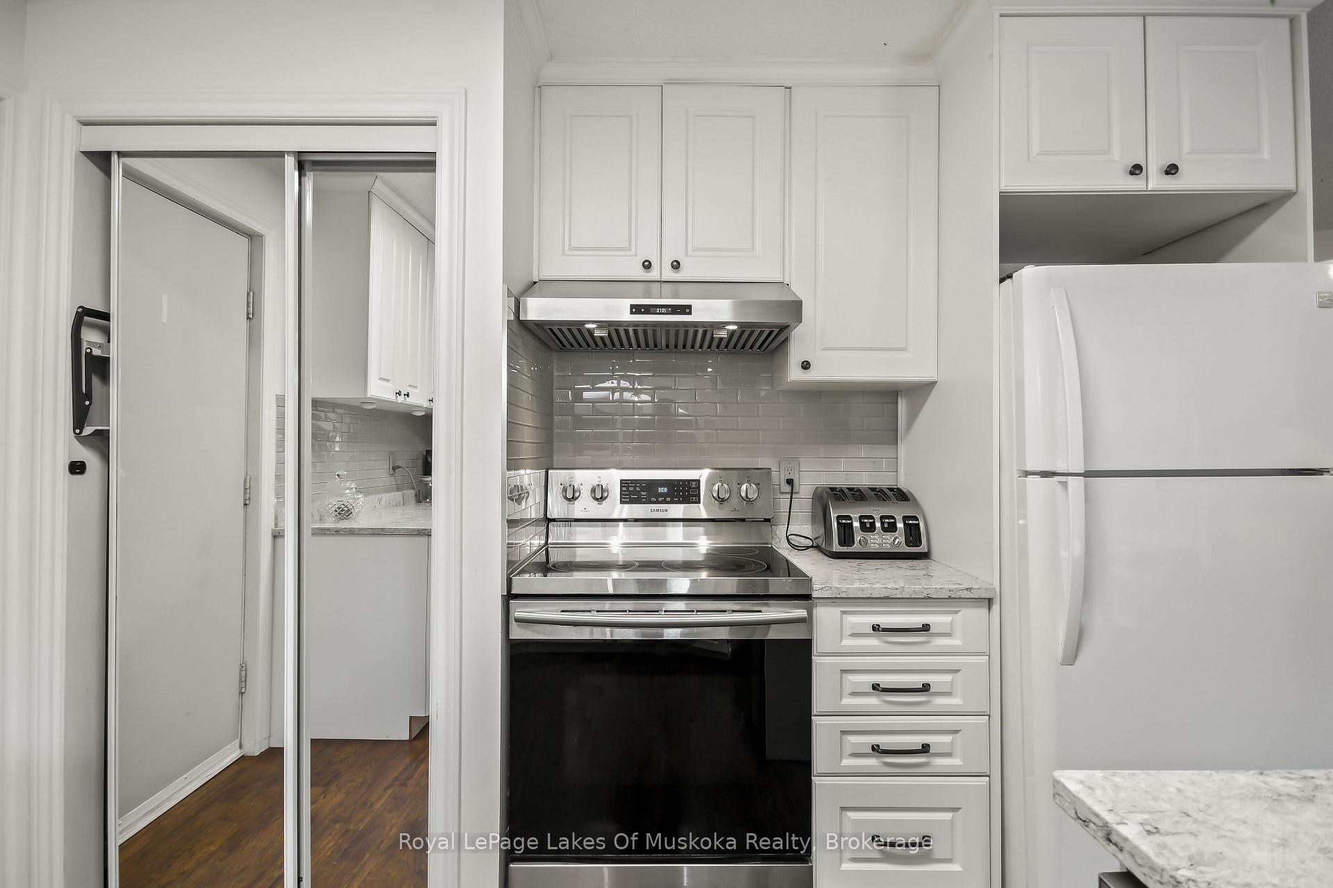 Photo 12 of 45 Kevin Crescent, Bracebridge, Monck (Bracebridge) — HOMEH