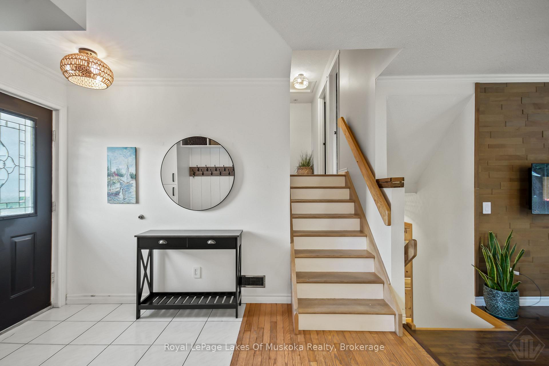 Photo 13 of 45 Kevin Crescent, Bracebridge, Monck (Bracebridge) — HOMEH