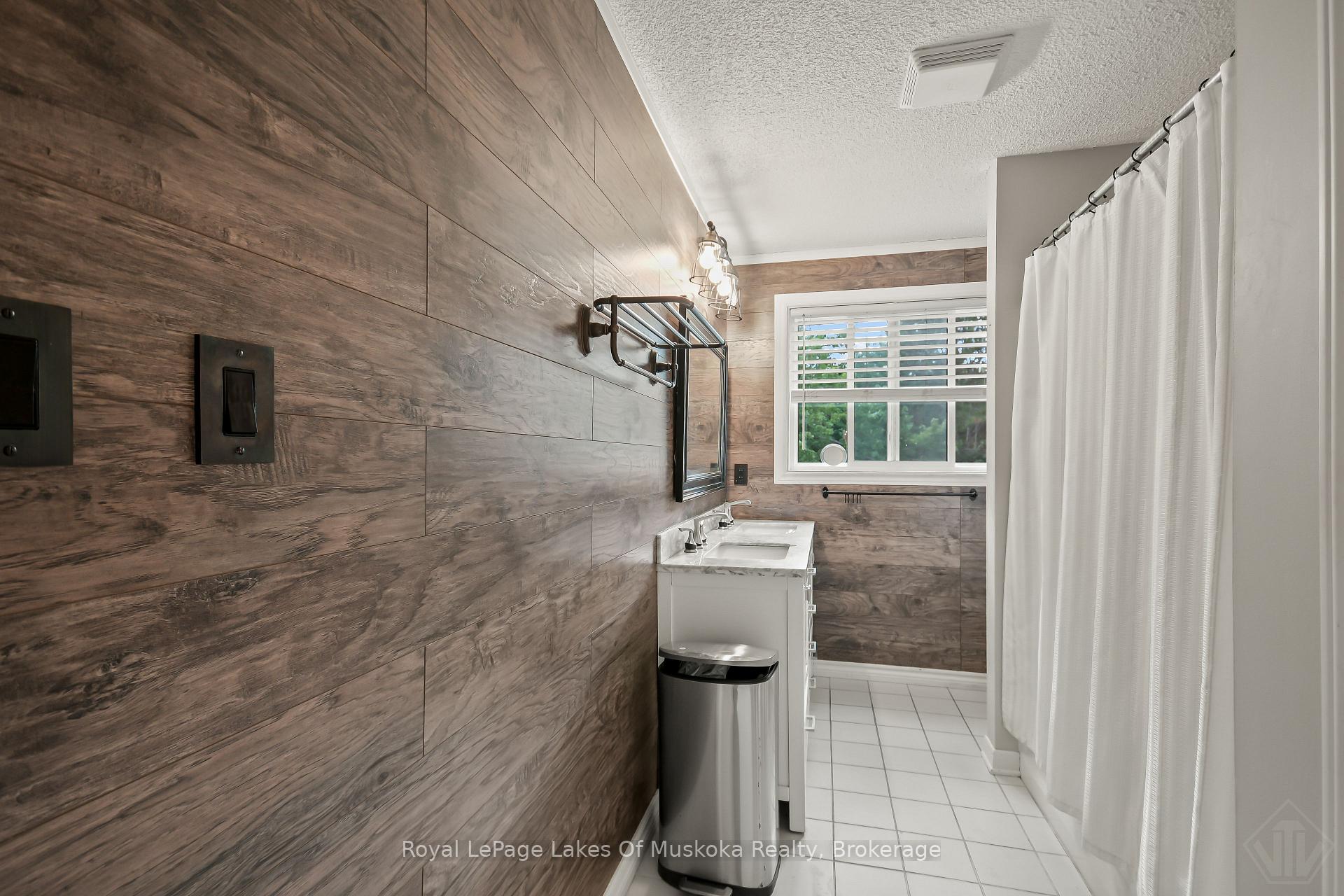 Photo 14 of 45 Kevin Crescent, Bracebridge, Monck (Bracebridge) — HOMEH
