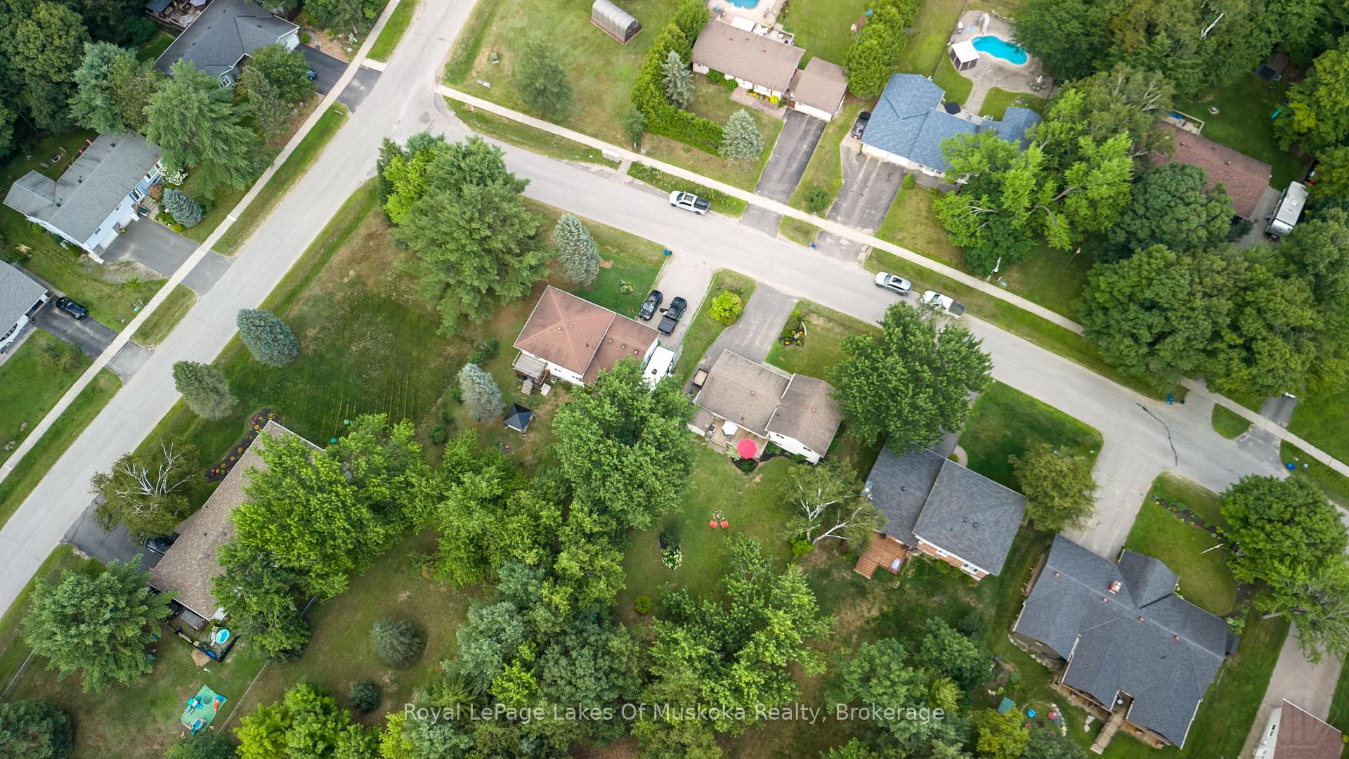 Photo 37 of 45 Kevin Crescent, Bracebridge, Monck (Bracebridge) — HOMEH