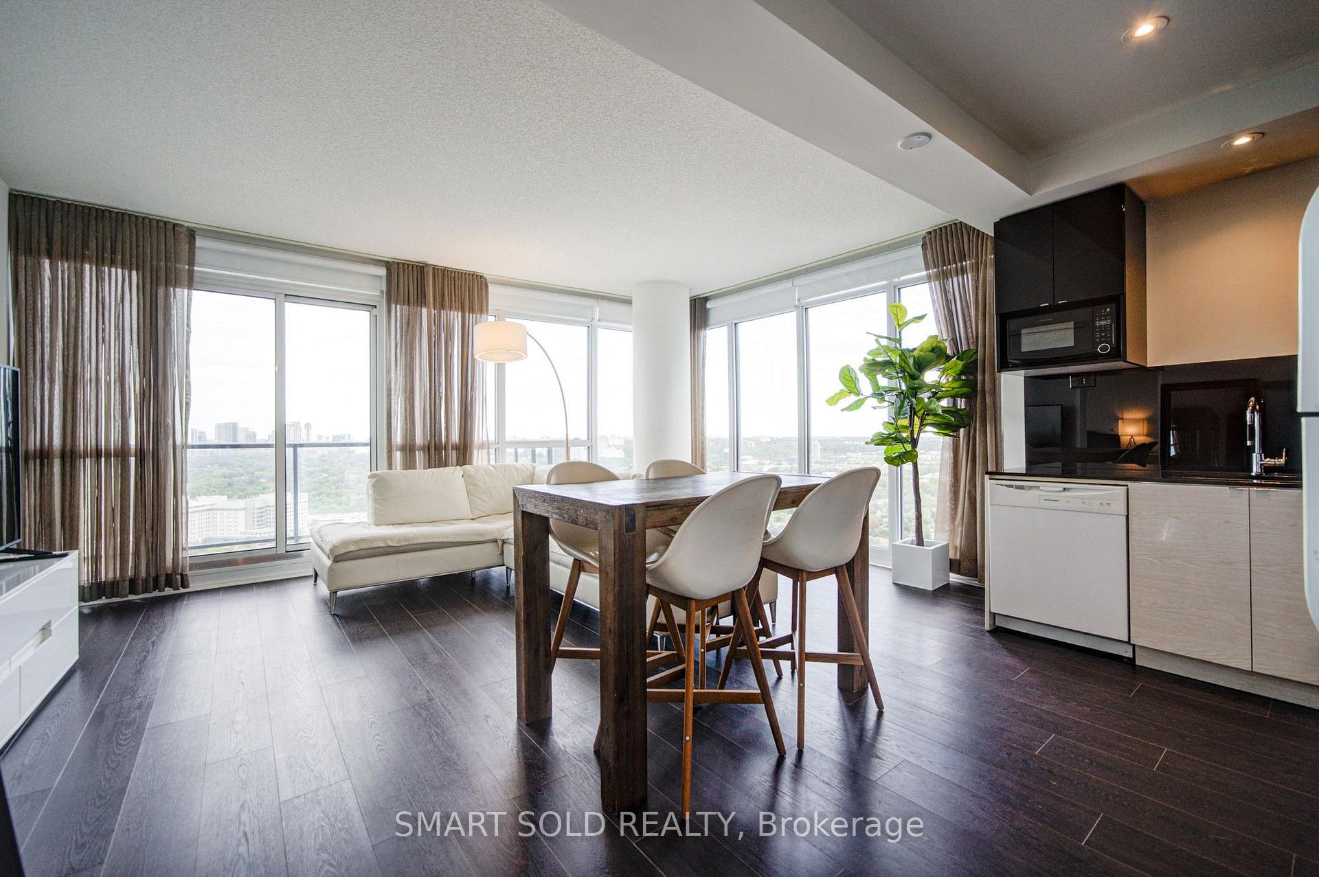 Photo 7 of Unit 3208, 121 Mcmahon Drive, North York, Bayview Village — HOMEH