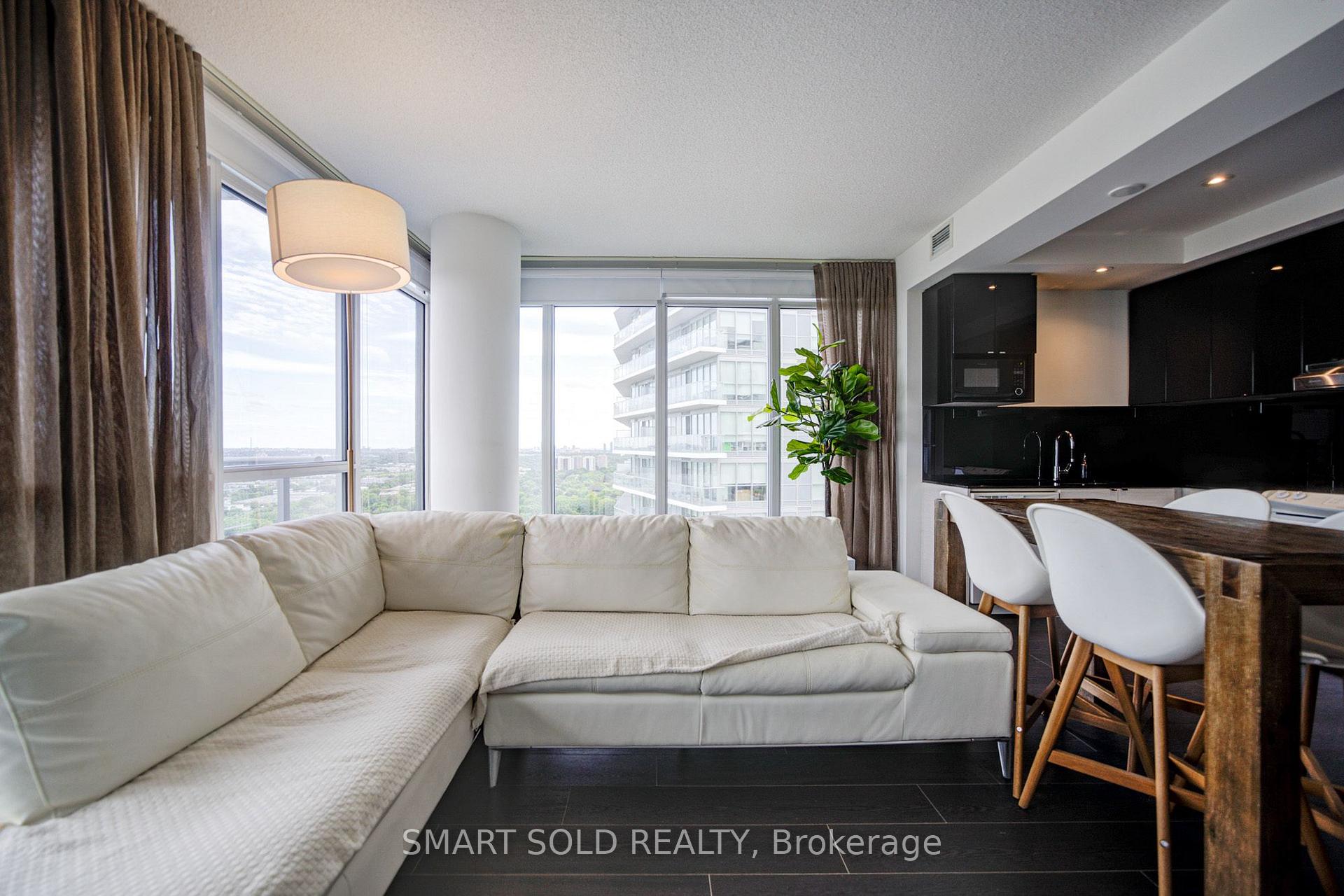 Photo 13 of Unit 3208, 121 Mcmahon Drive, North York, Bayview Village — HOMEH
