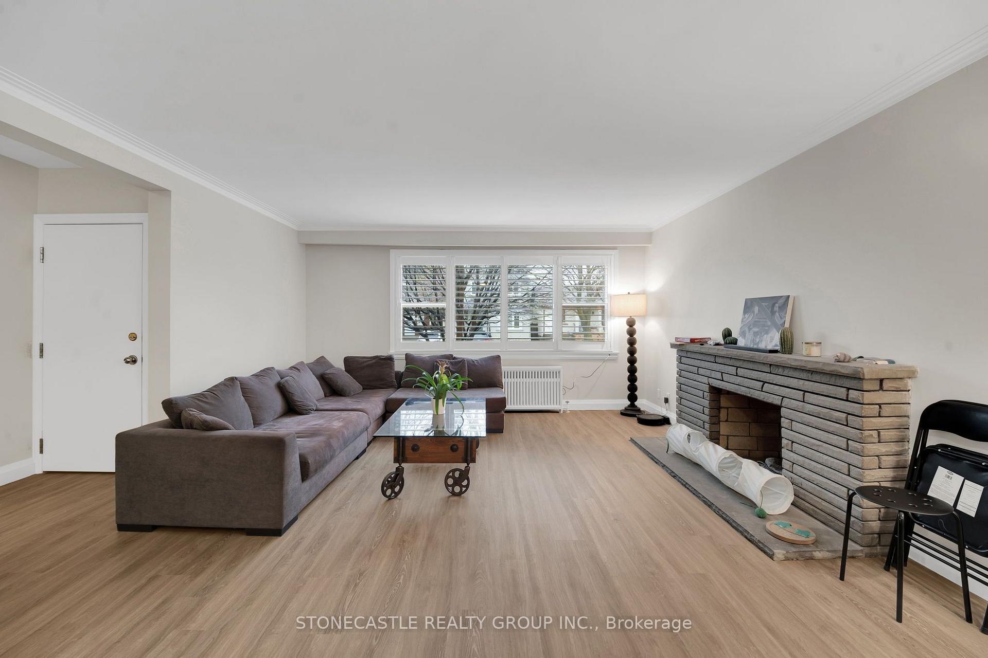 Photo 3 of 55 Thirty Eighth Street, Etobicoke, Long Branch — HOMEH