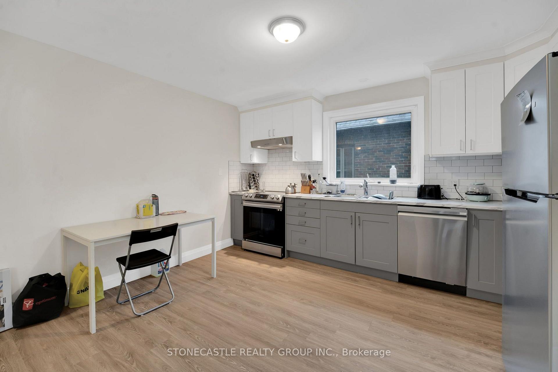 Photo 4 of 55 Thirty Eighth Street, Etobicoke, Long Branch — HOMEH