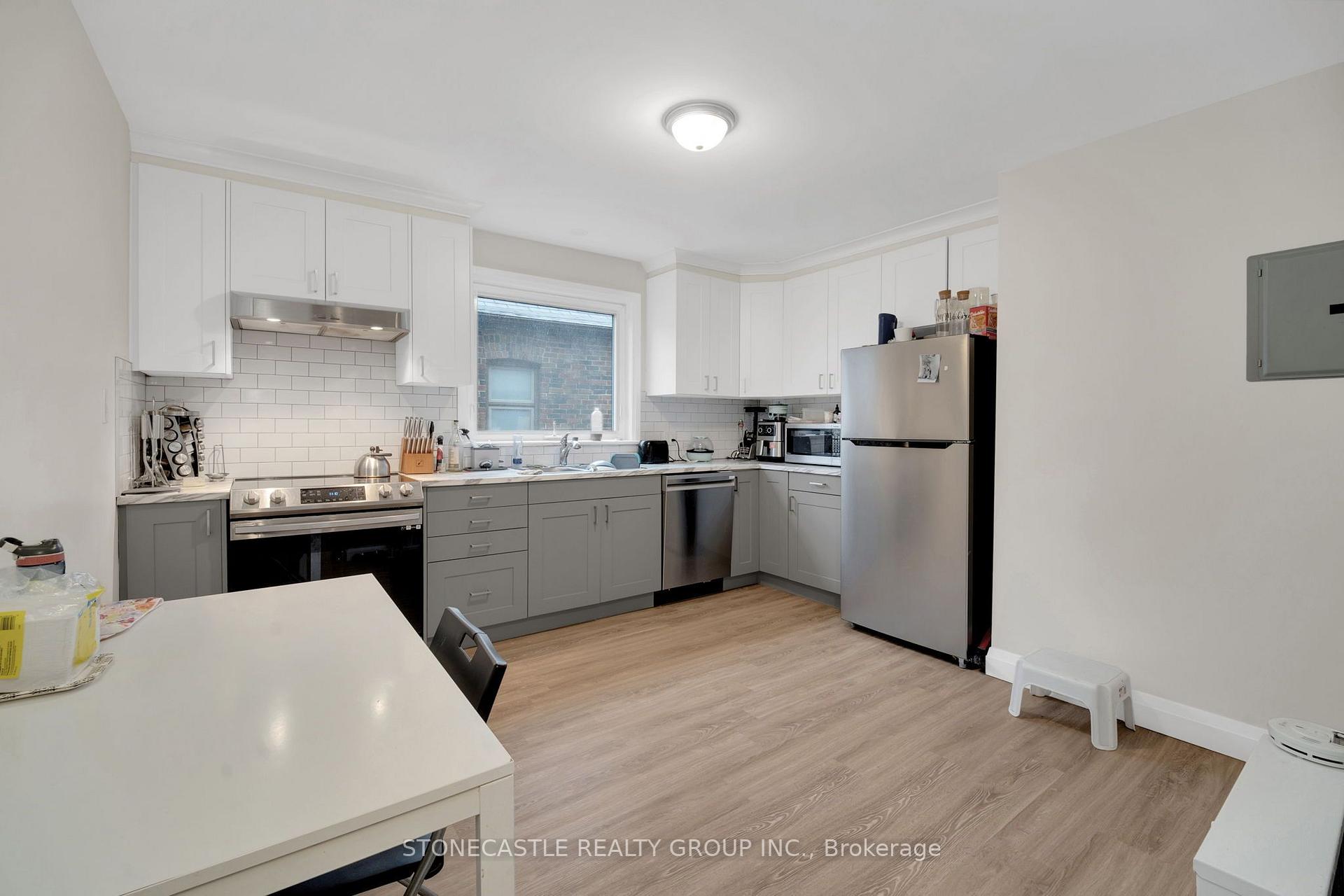 Photo 5 of 55 Thirty Eighth Street, Etobicoke, Long Branch — HOMEH