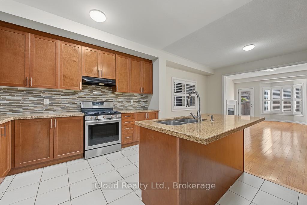Photo 6 of 25 Gammon Crescent, Brampton, Bram West — HOMEH