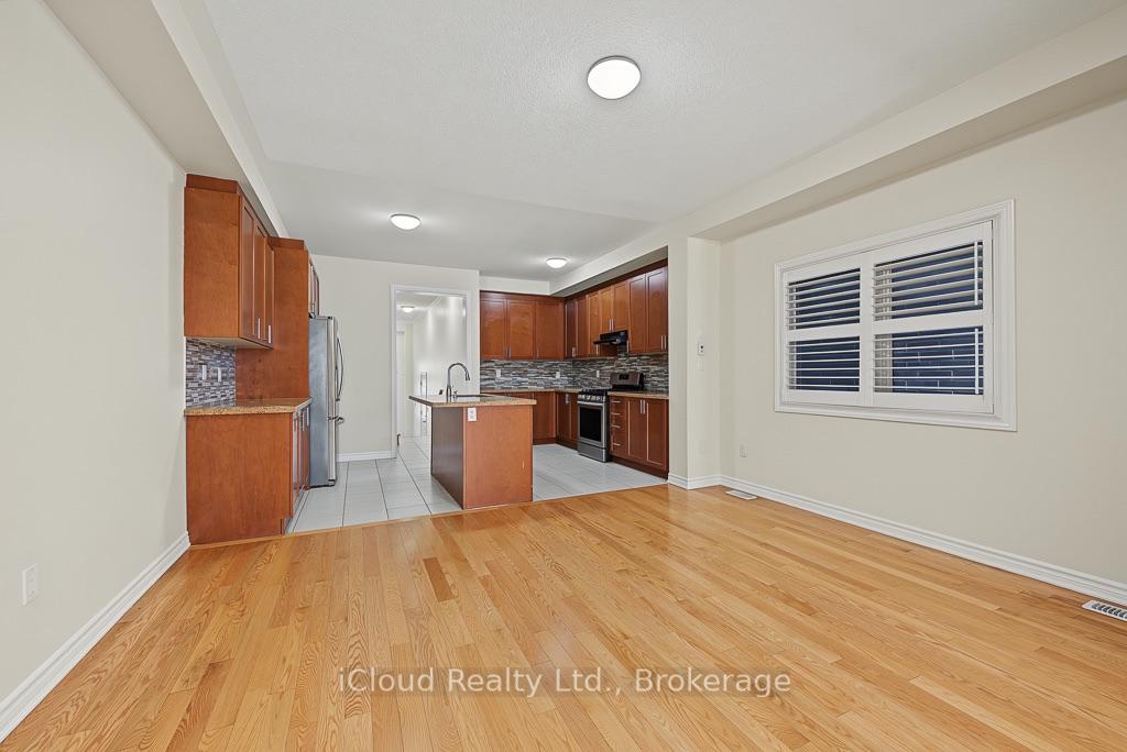 Photo 8 of 25 Gammon Crescent, Brampton, Bram West — HOMEH