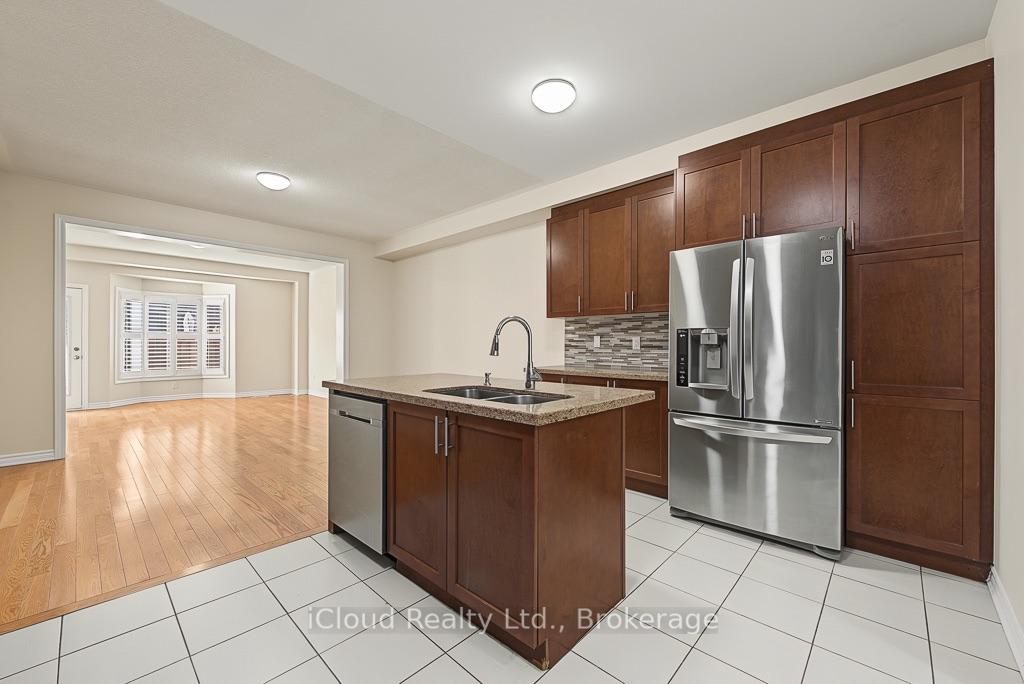 Photo 11 of 25 Gammon Crescent, Brampton, Bram West — HOMEH