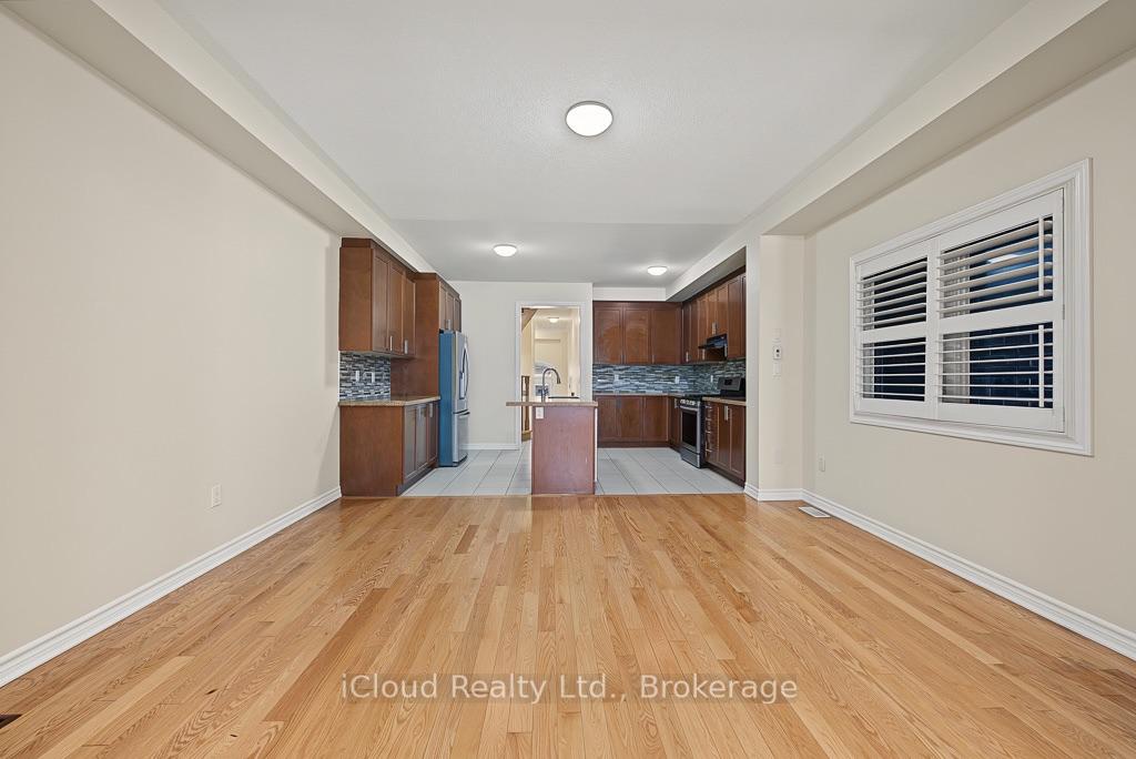Photo 15 of 25 Gammon Crescent, Brampton, Bram West — HOMEH