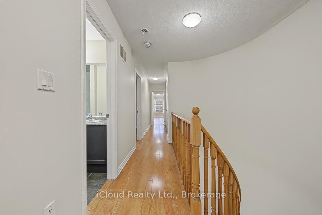 Photo 17 of 25 Gammon Crescent, Brampton, Bram West — HOMEH