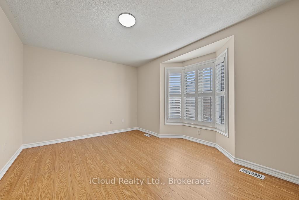 Photo 20 of 25 Gammon Crescent, Brampton, Bram West — HOMEH