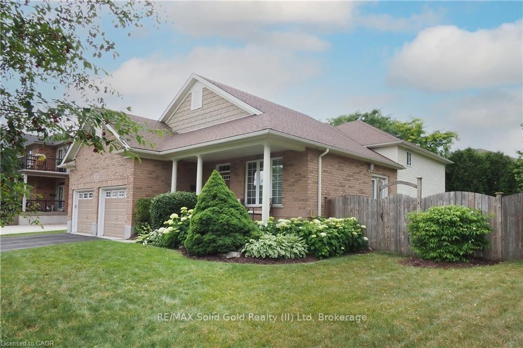 Photo 2 of 559 Springwater Drive, Waterloo, Conservation Meadows — HOMEH