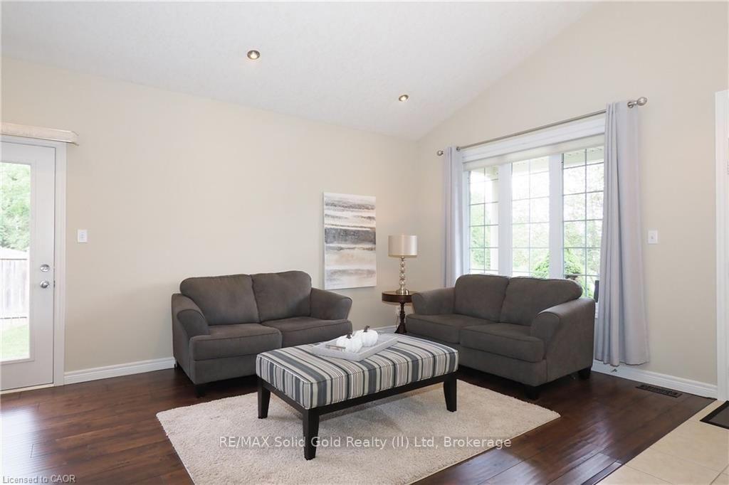Photo 9 of 559 Springwater Drive, Waterloo, Conservation Meadows — HOMEH