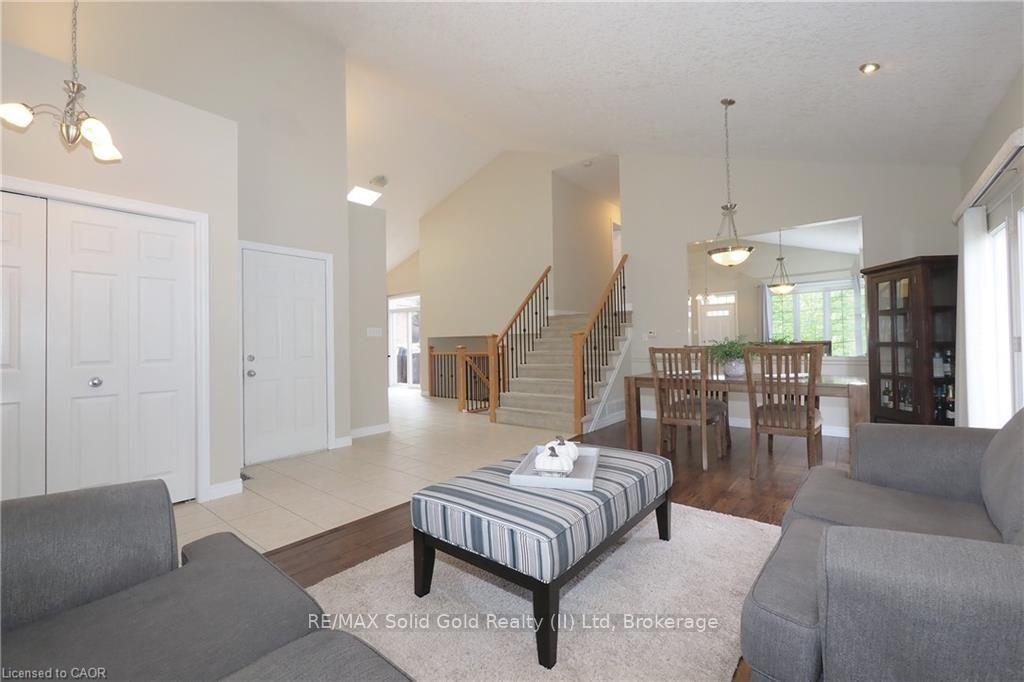 Photo 11 of 559 Springwater Drive, Waterloo, Conservation Meadows — HOMEH