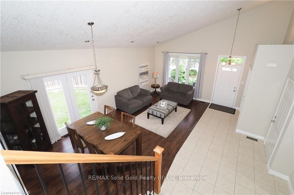 Photo 13 of 559 Springwater Drive, Waterloo, Conservation Meadows — HOMEH