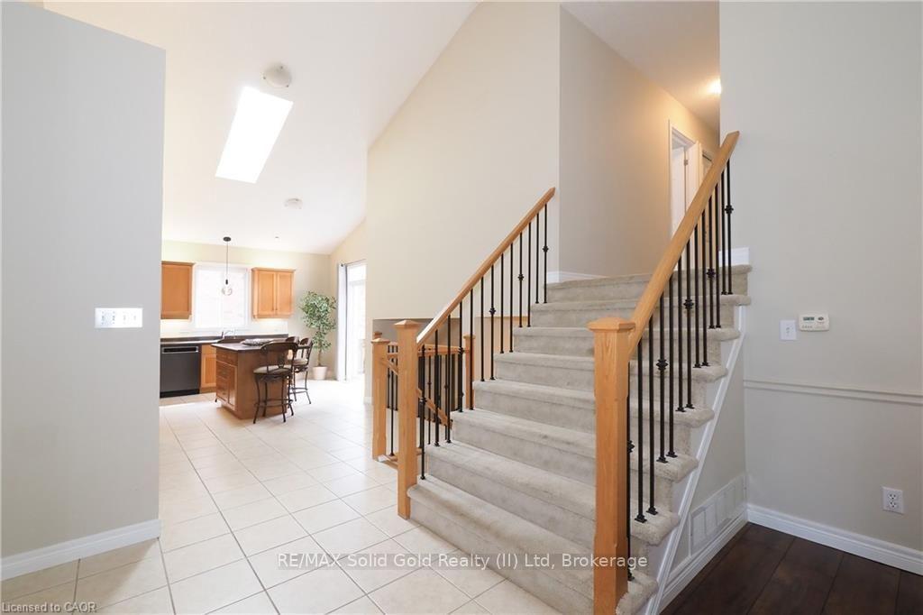 Photo 19 of 559 Springwater Drive, Waterloo, Conservation Meadows — HOMEH