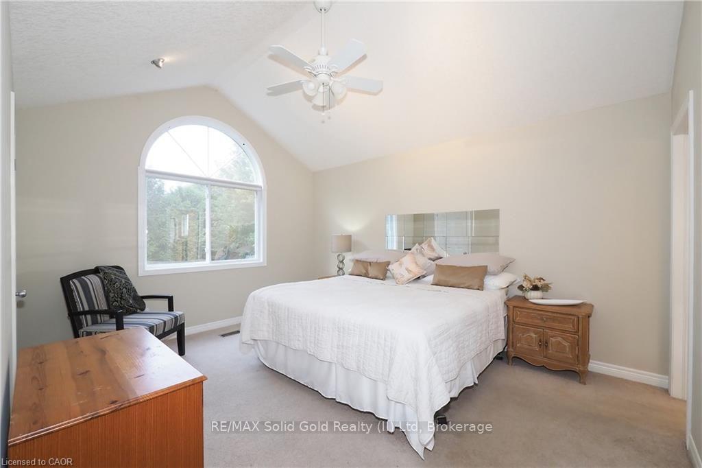 Photo 20 of 559 Springwater Drive, Waterloo, Conservation Meadows — HOMEH