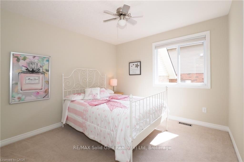 Photo 24 of 559 Springwater Drive, Waterloo, Conservation Meadows — HOMEH