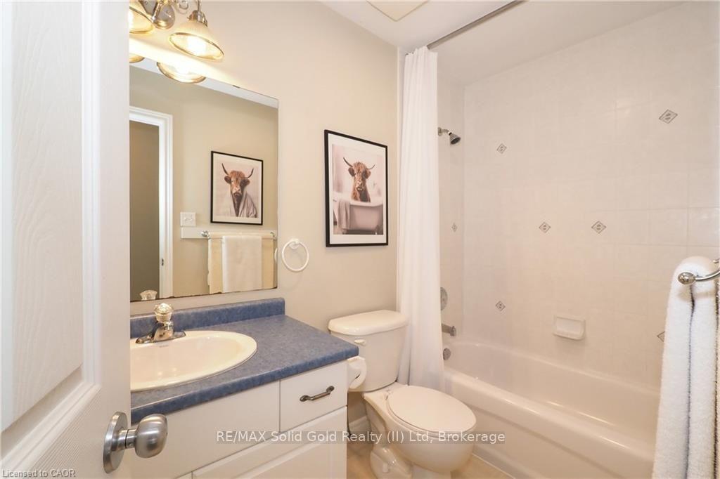 Photo 25 of 559 Springwater Drive, Waterloo, Conservation Meadows — HOMEH