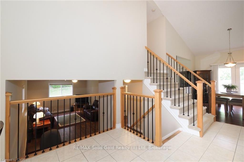 Photo 26 of 559 Springwater Drive, Waterloo, Conservation Meadows — HOMEH
