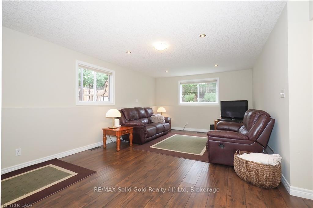 Photo 27 of 559 Springwater Drive, Waterloo, Conservation Meadows — HOMEH