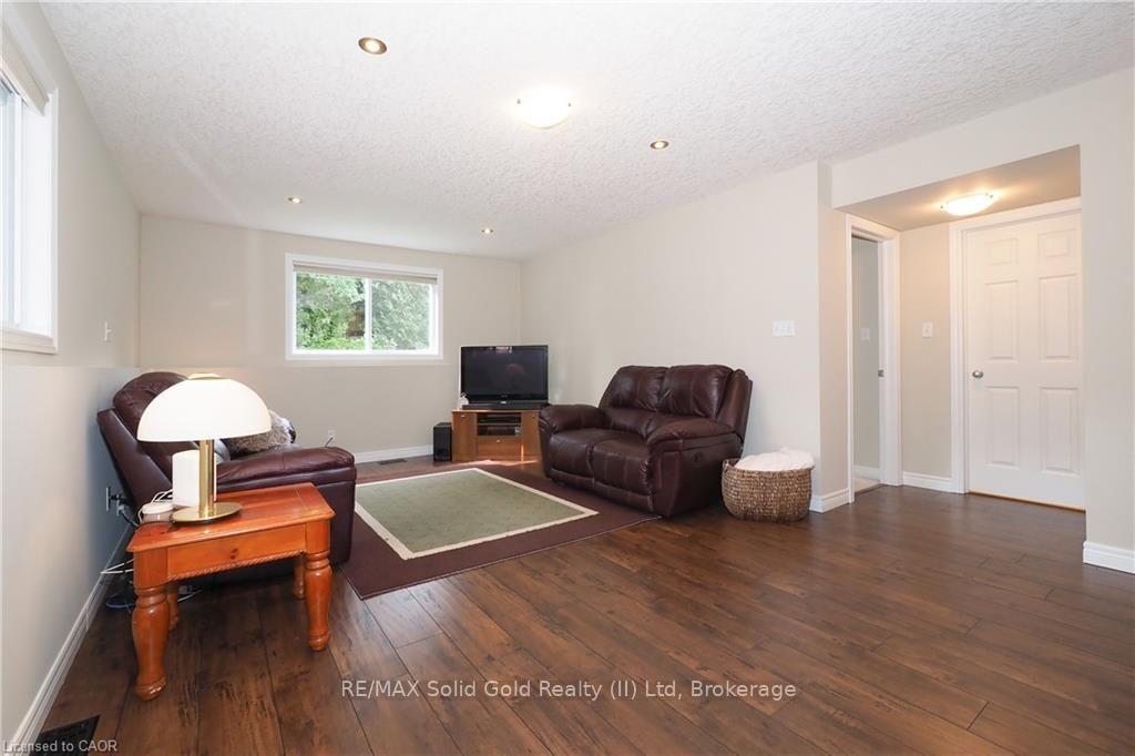 Photo 28 of 559 Springwater Drive, Waterloo, Conservation Meadows — HOMEH