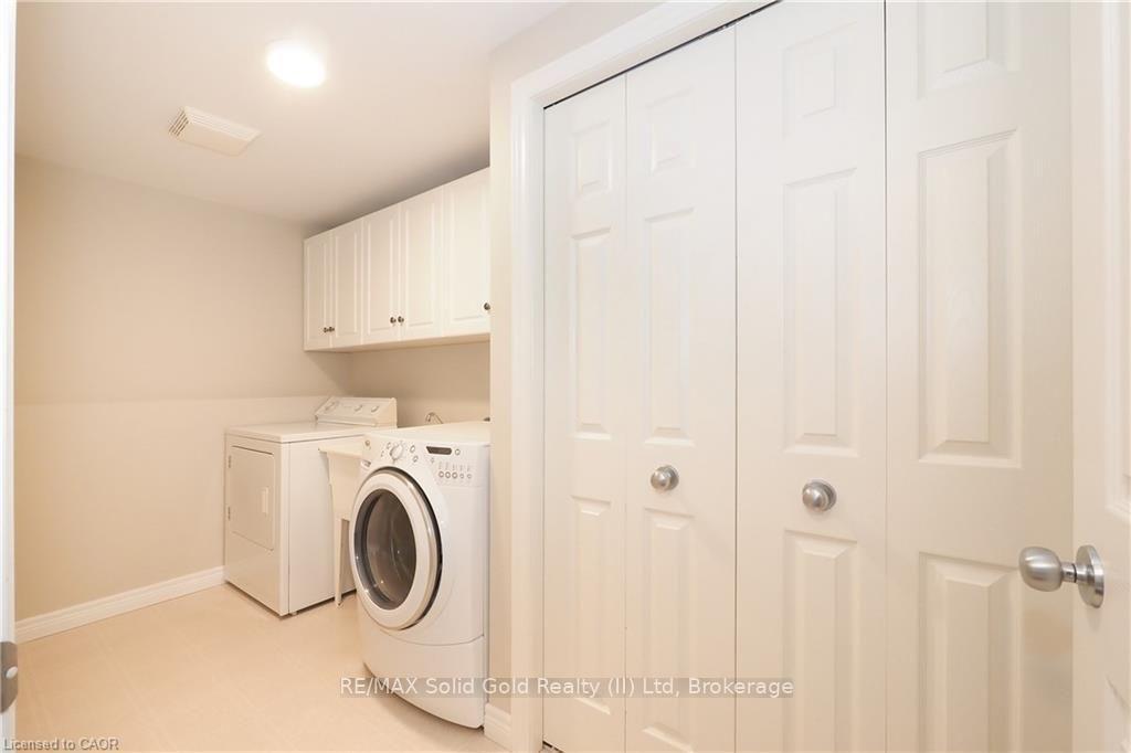 Photo 30 of 559 Springwater Drive, Waterloo, Conservation Meadows — HOMEH