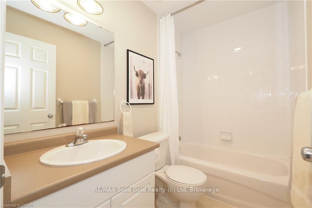 Photo 31 of 559 Springwater Drive, Waterloo, Conservation Meadows — HOMEH