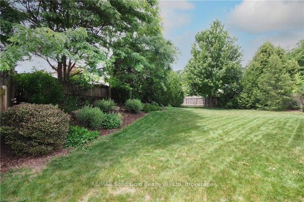 Photo 39 of 559 Springwater Drive, Waterloo, Conservation Meadows — HOMEH