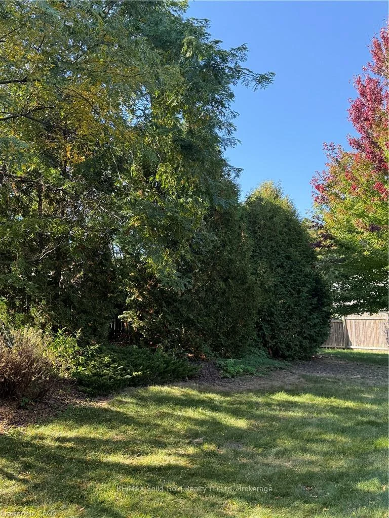 Photo 43 of 559 Springwater Drive, Waterloo, Conservation Meadows — HOMEH