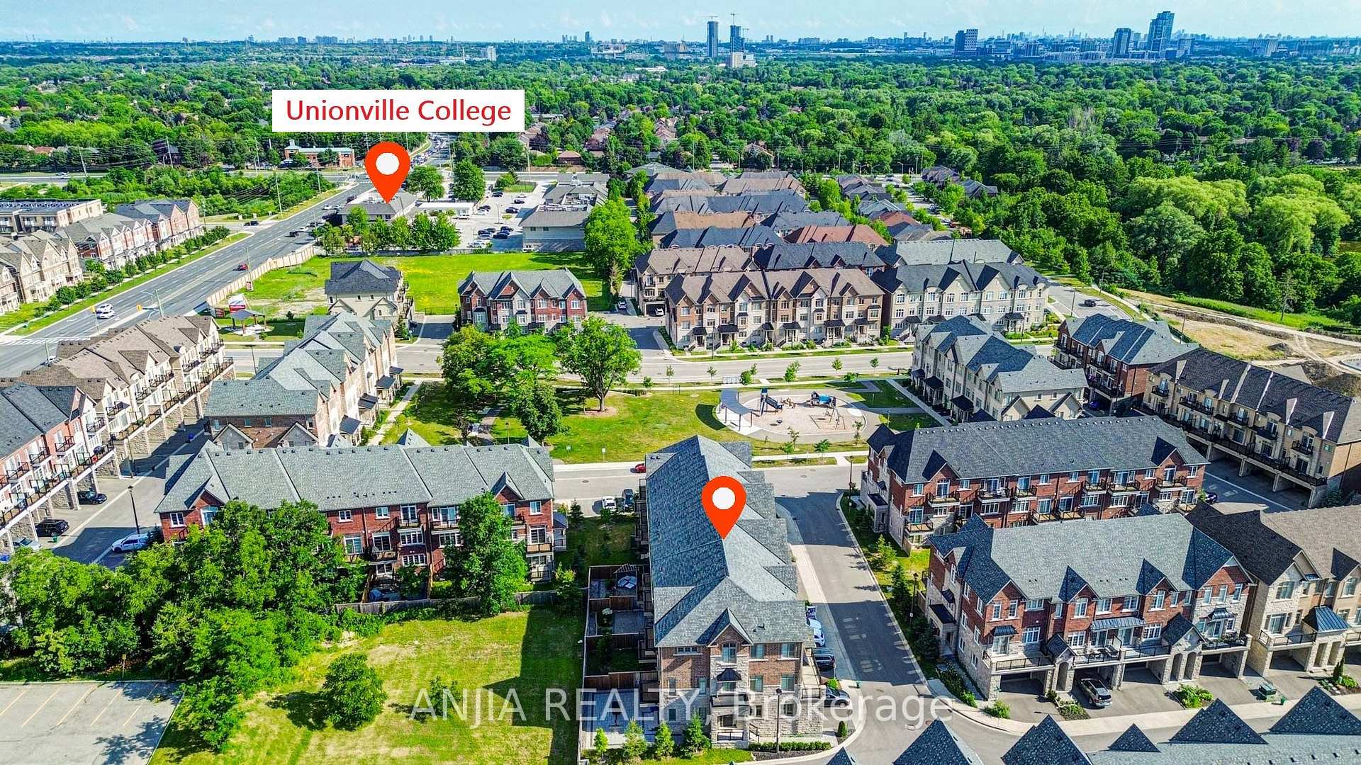 Photo 4 of 7 Beaufort Way, Markham, Angus Glen — HOMEH