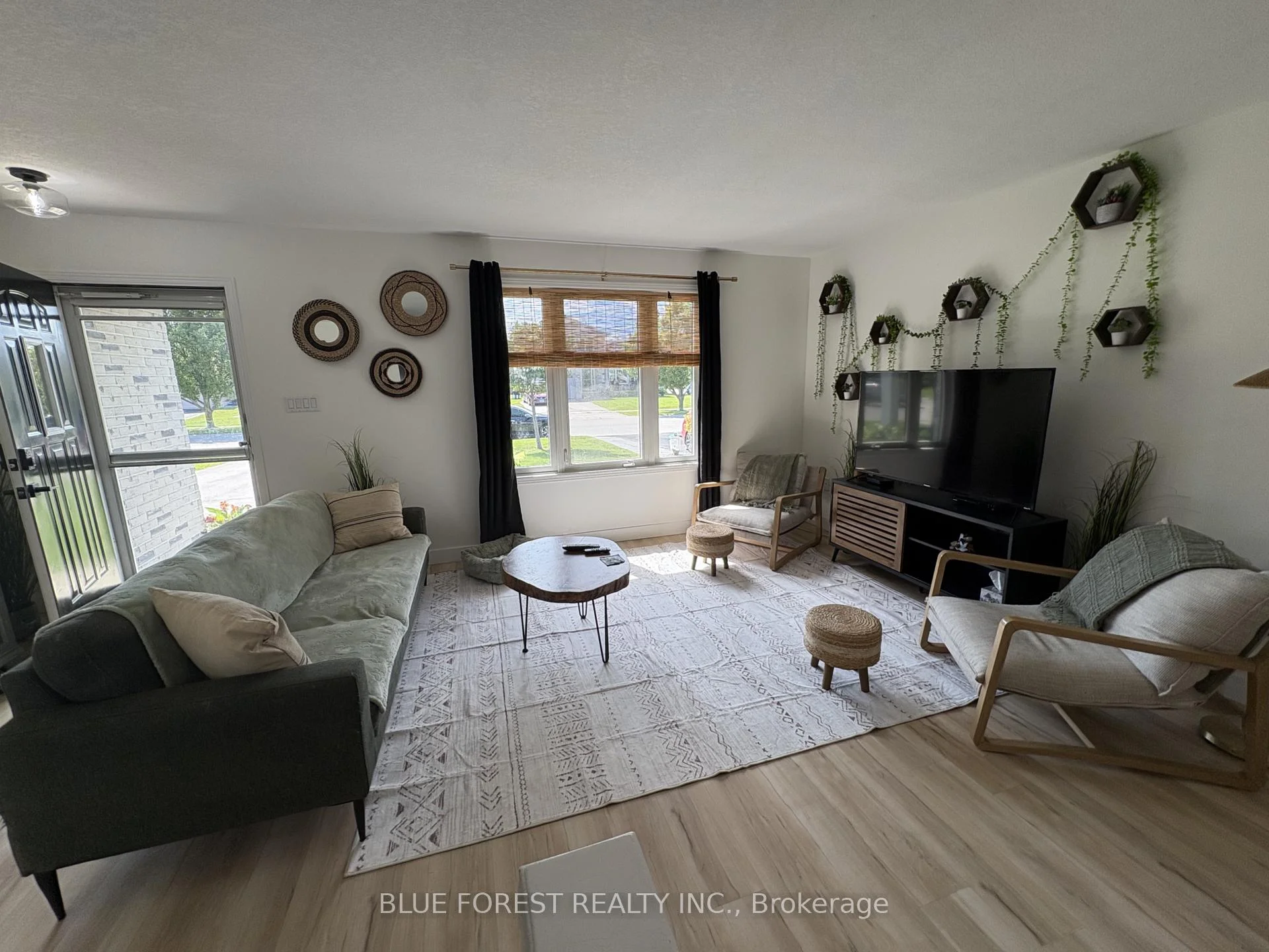 Photo 5 of 3 Meadowvale Drive, St. Thomas — HOMEH