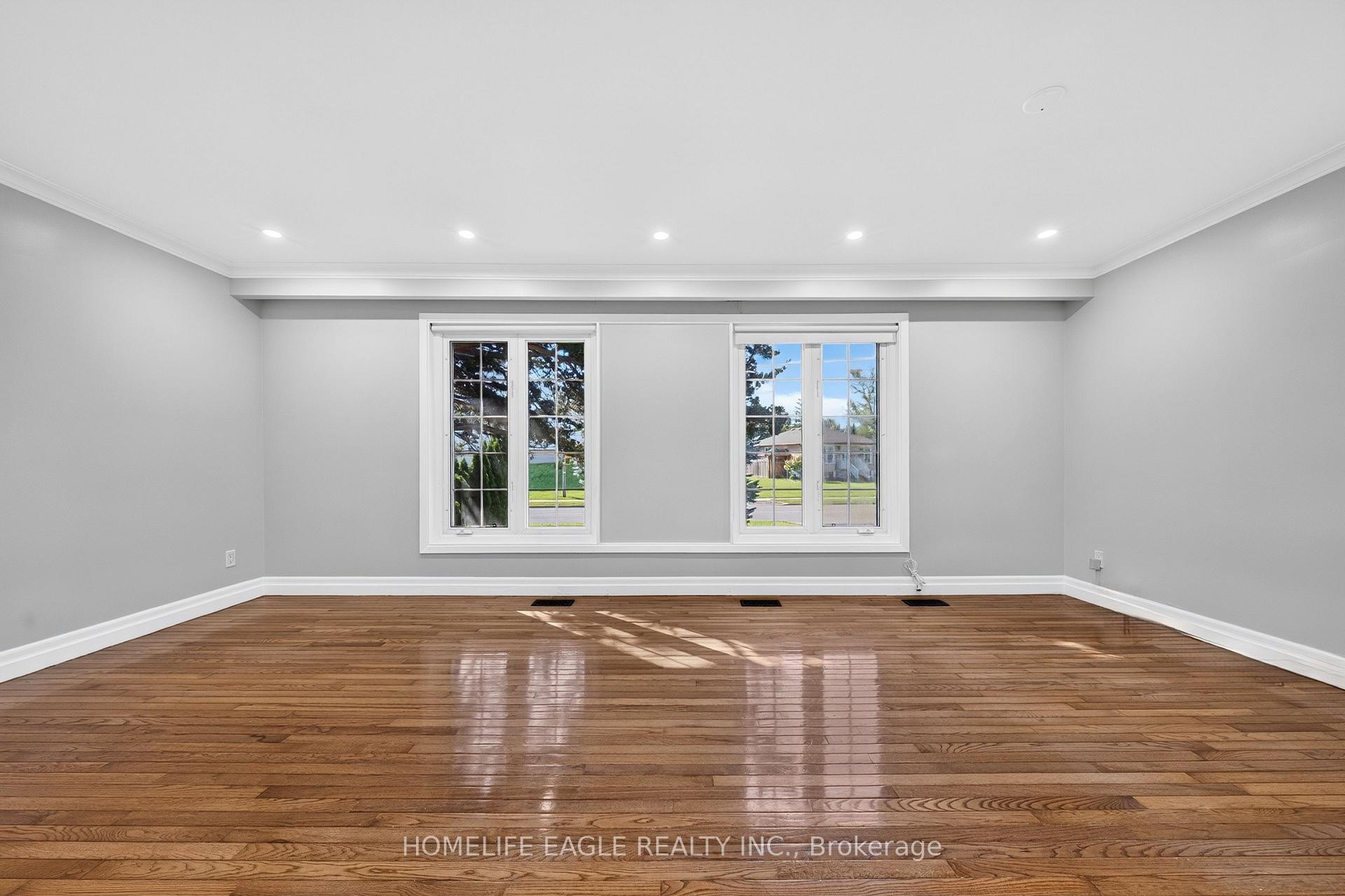 Photo 4 of 2 Aurora Heights Drive, Aurora, Aurora Heights — HOMEH