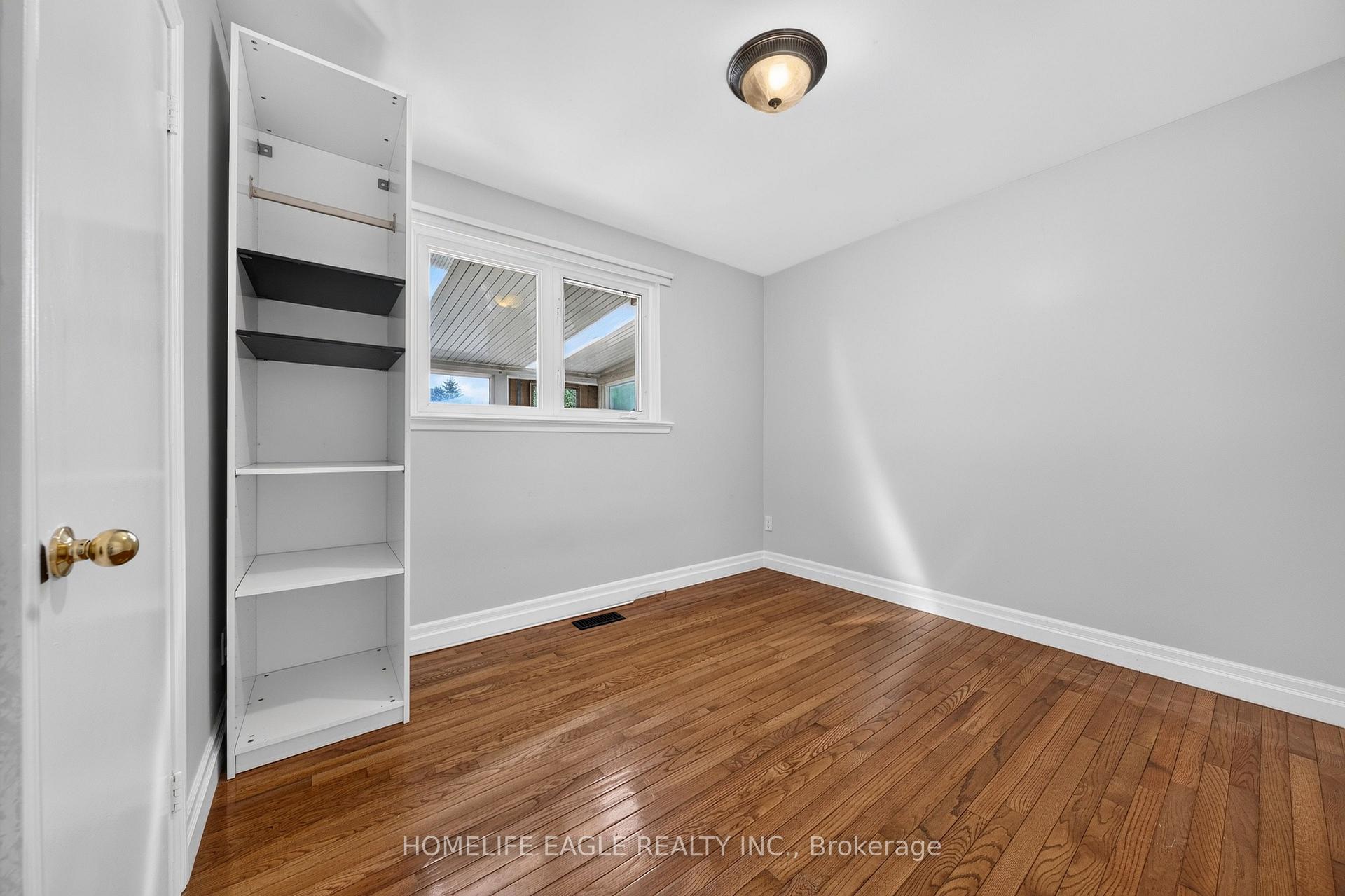 Photo 8 of 2 Aurora Heights Drive, Aurora, Aurora Heights — HOMEH