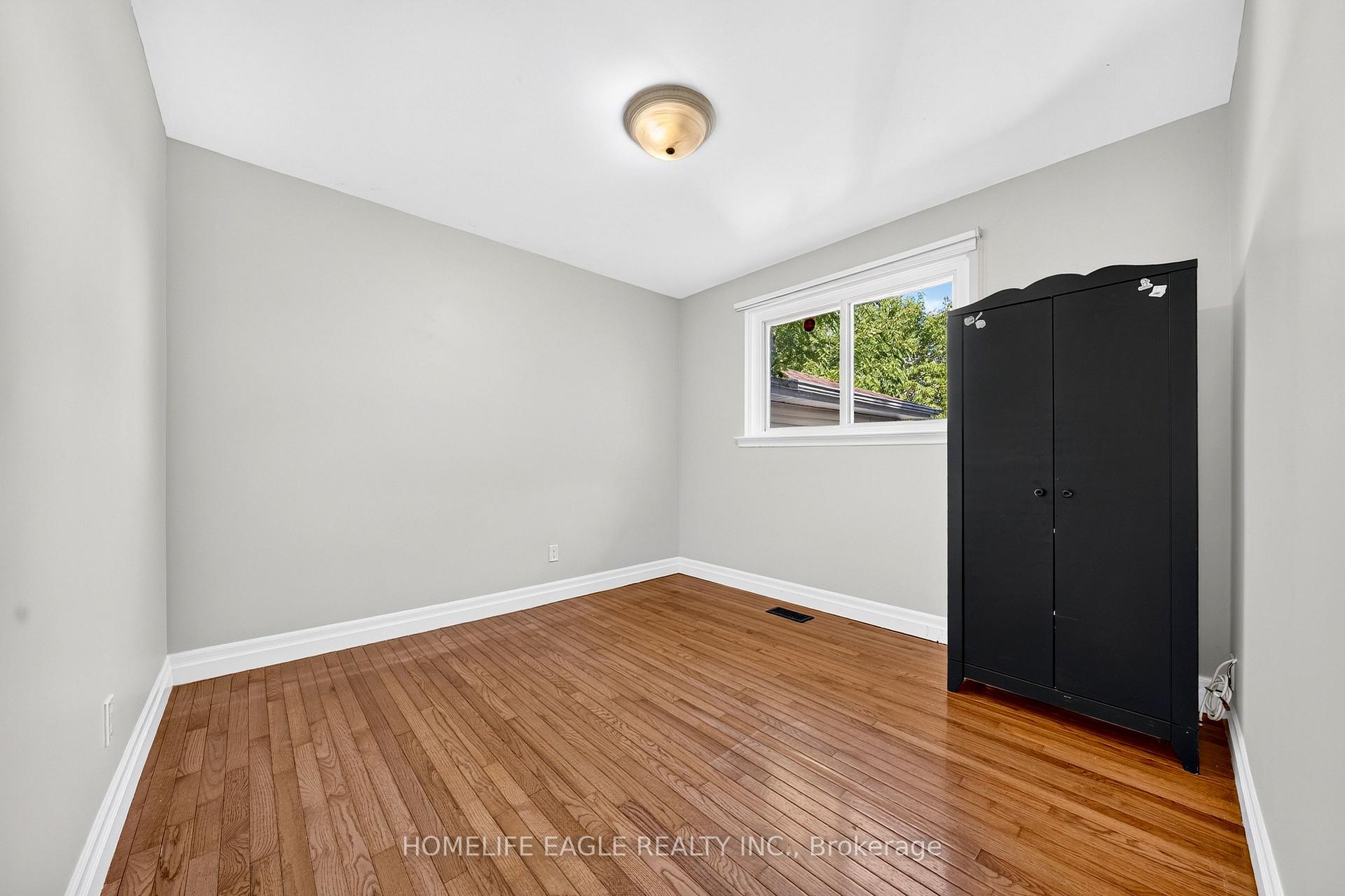 Photo 10 of 2 Aurora Heights Drive, Aurora, Aurora Heights — HOMEH