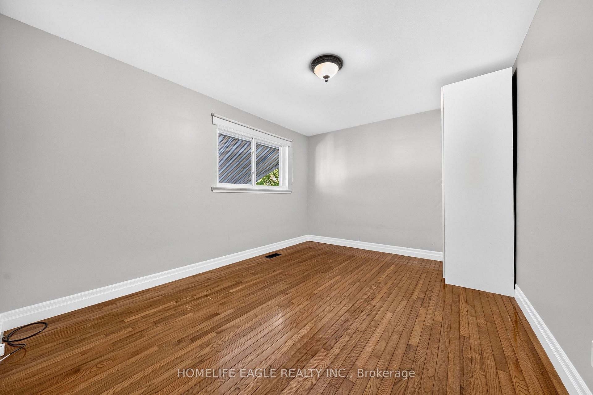 Photo 11 of 2 Aurora Heights Drive, Aurora, Aurora Heights — HOMEH