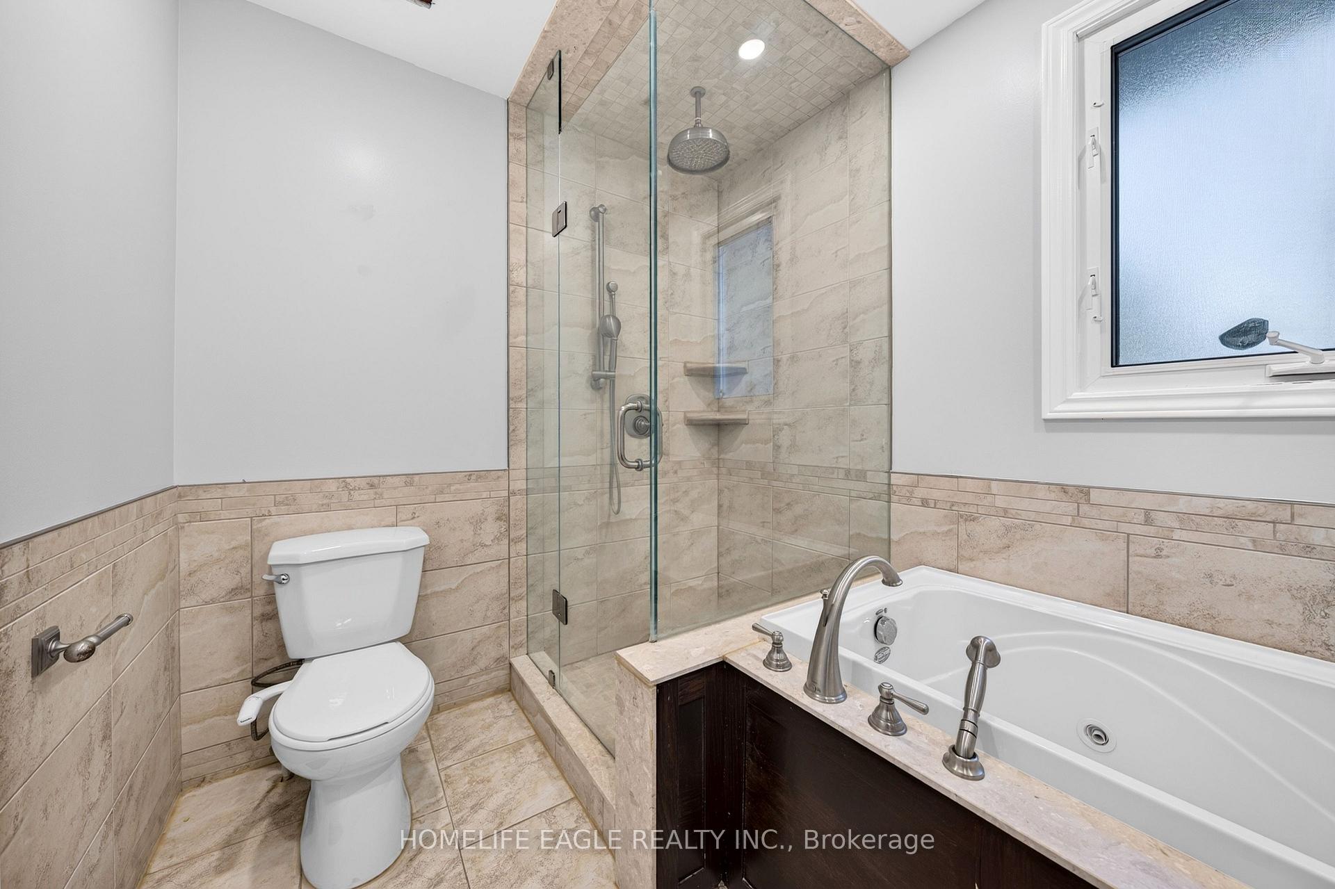 Photo 14 of 2 Aurora Heights Drive, Aurora, Aurora Heights — HOMEH